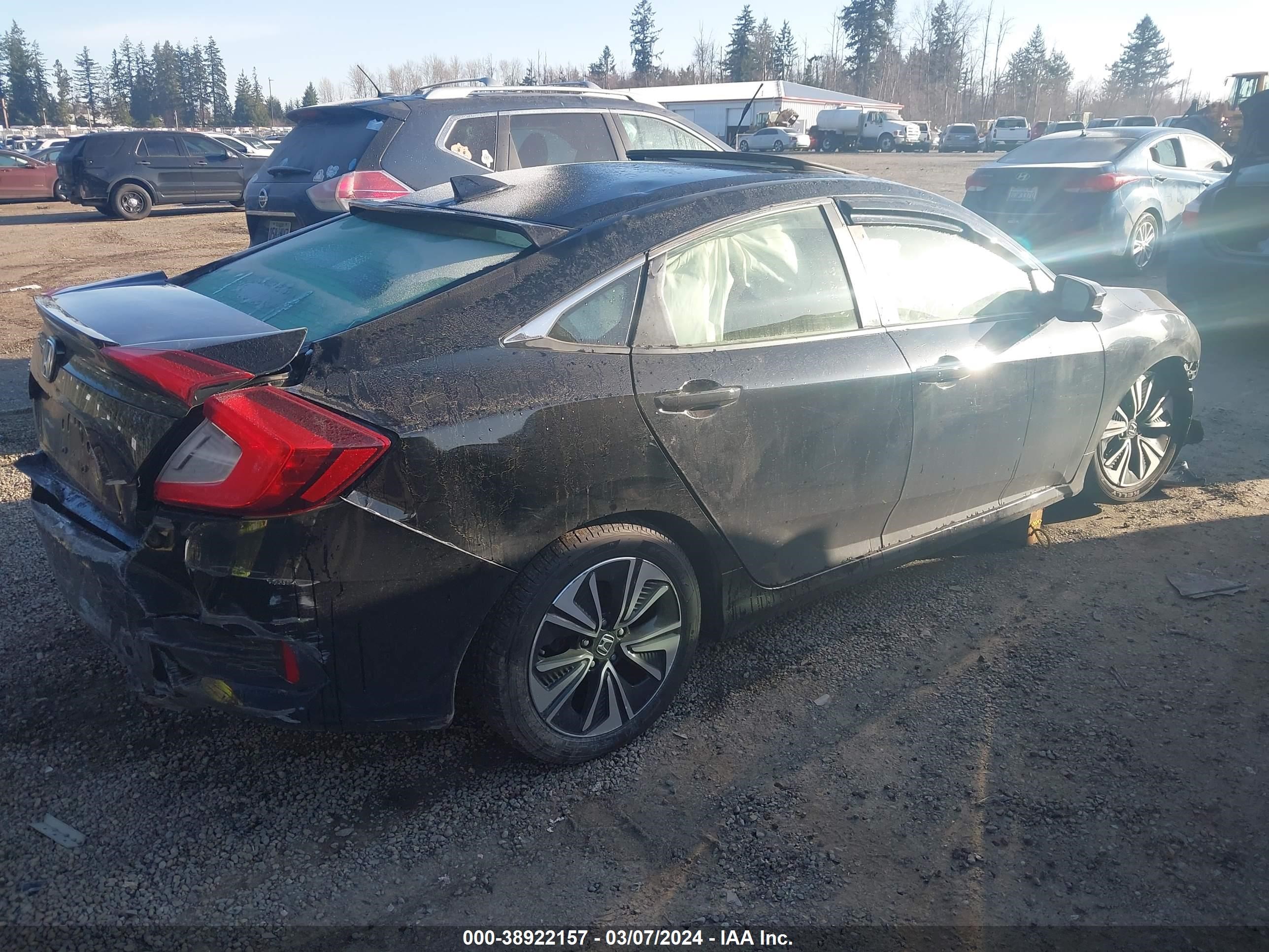 Photo 3 VIN: JHMFC1F35JX011754 - HONDA CIVIC 