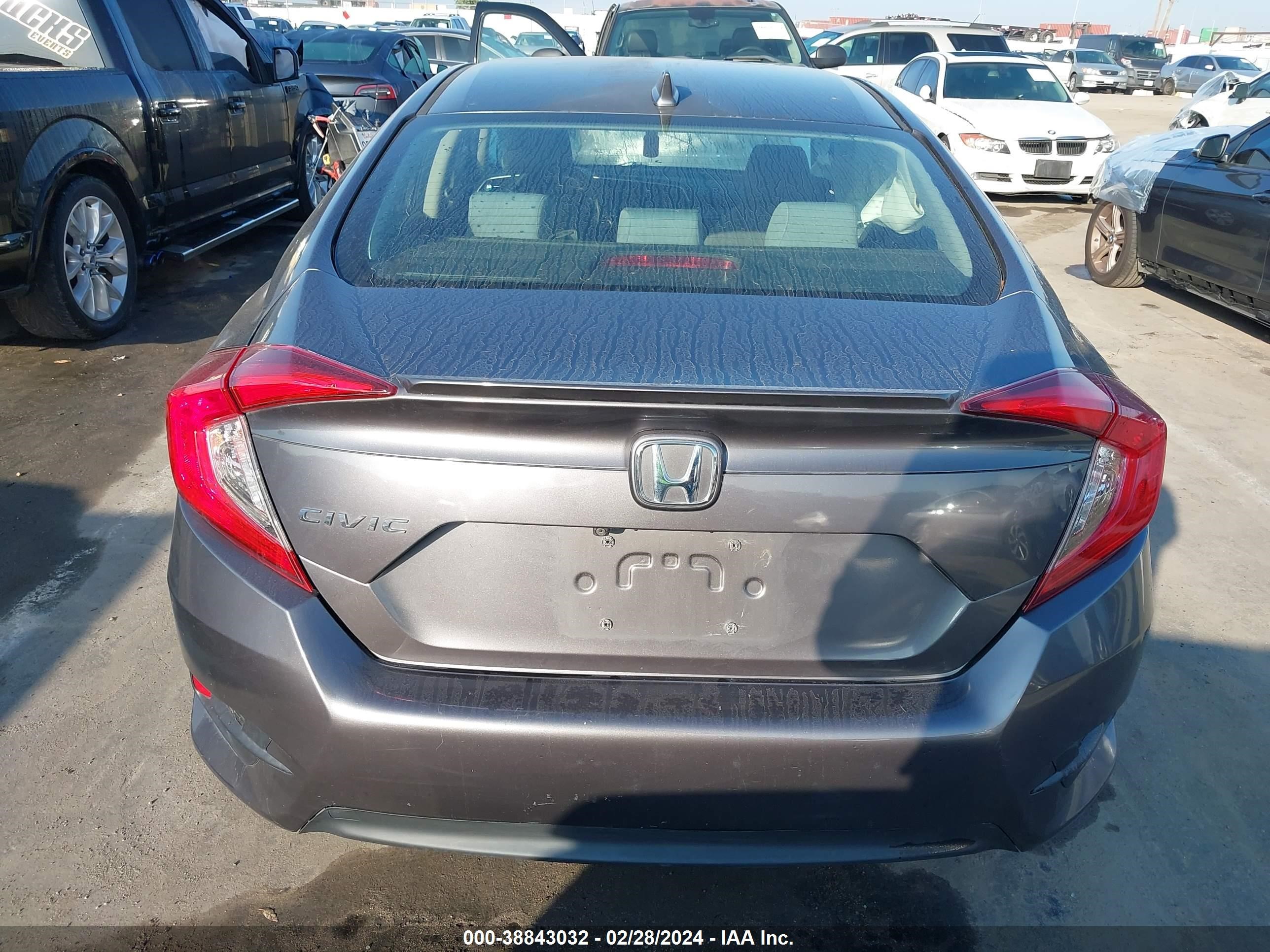 Photo 15 VIN: JHMFC1F36JX009236 - HONDA CIVIC 