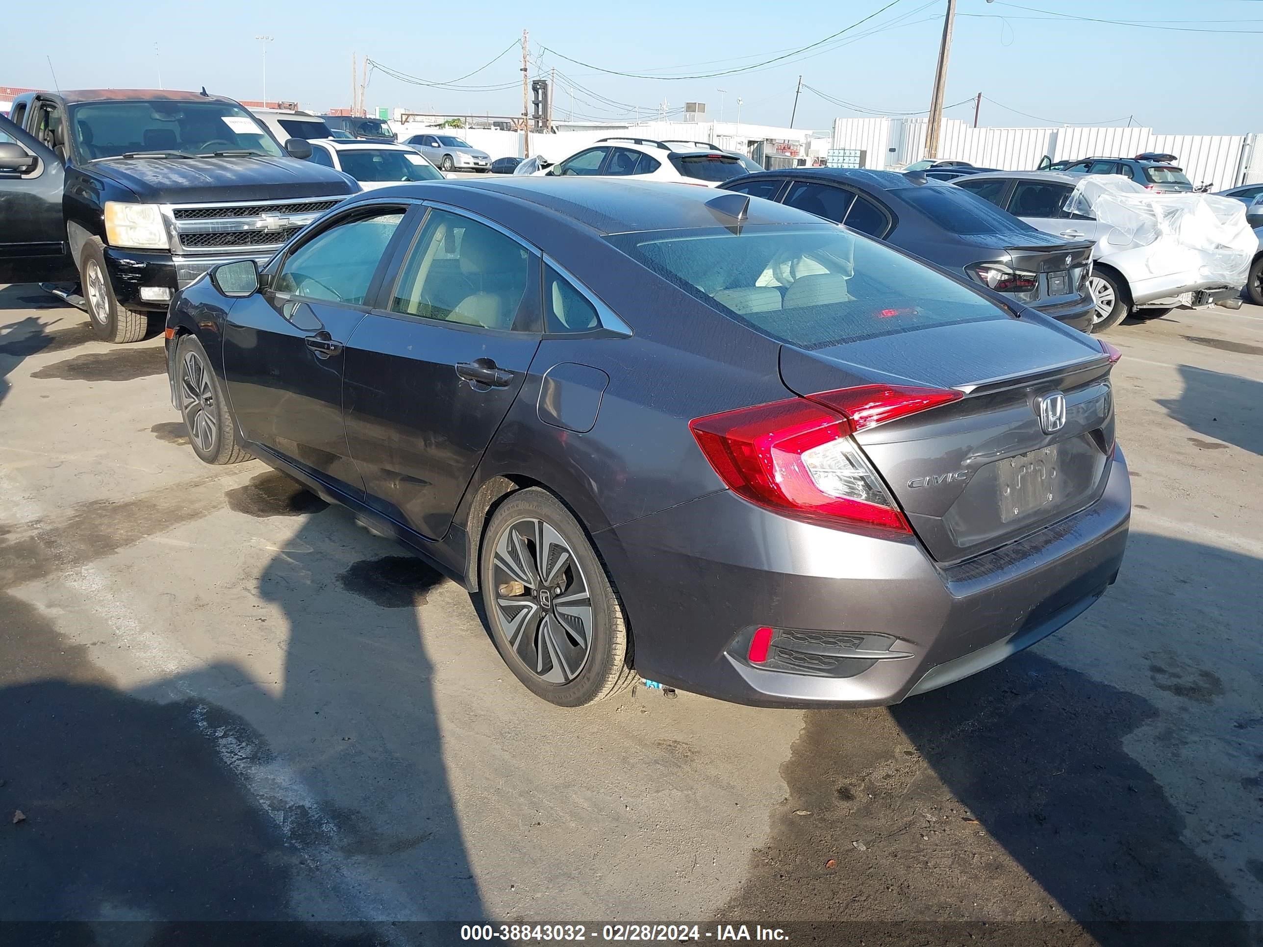 Photo 2 VIN: JHMFC1F36JX009236 - HONDA CIVIC 