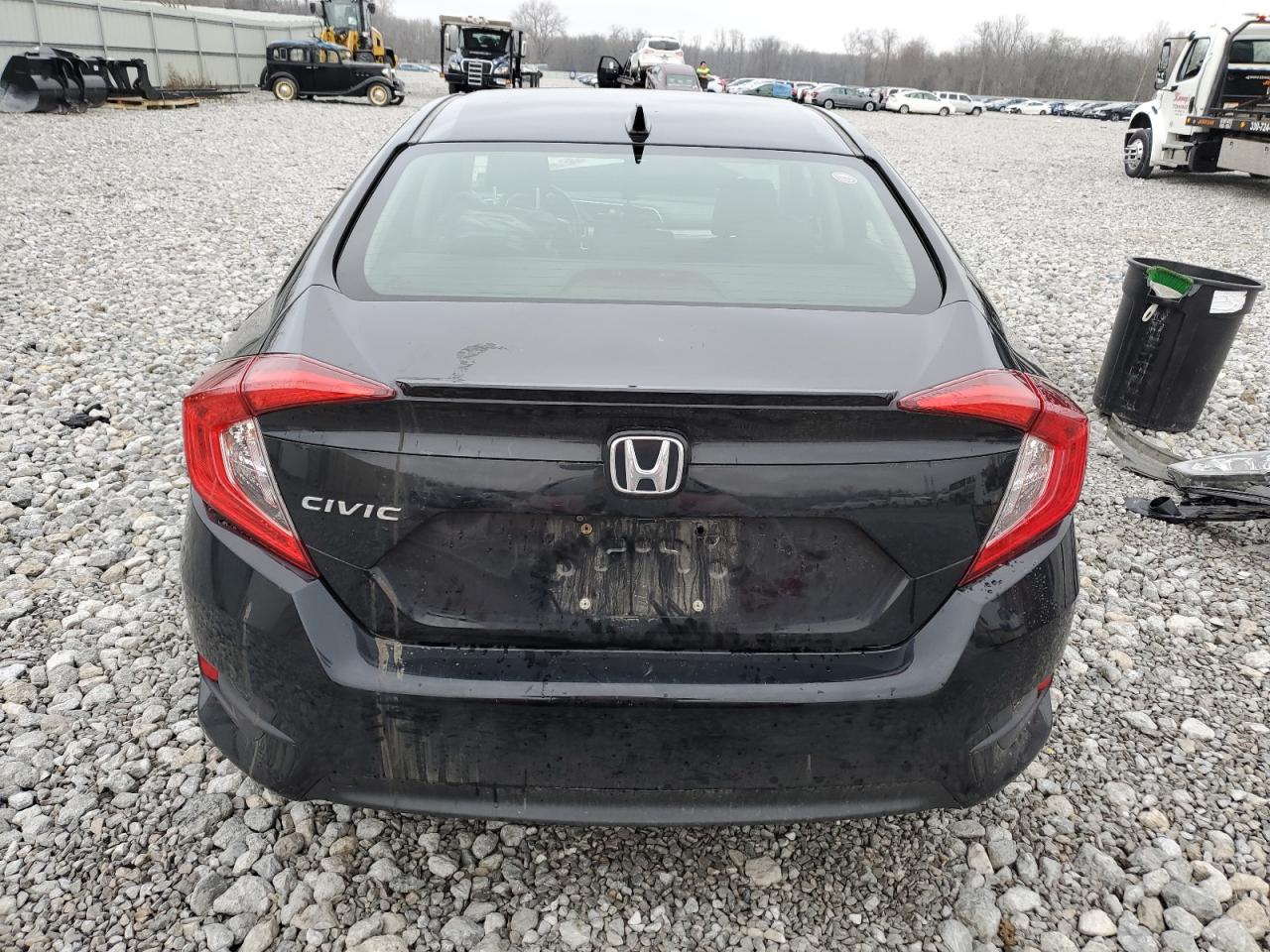 Photo 5 VIN: JHMFC1F36JX011763 - HONDA CIVIC 