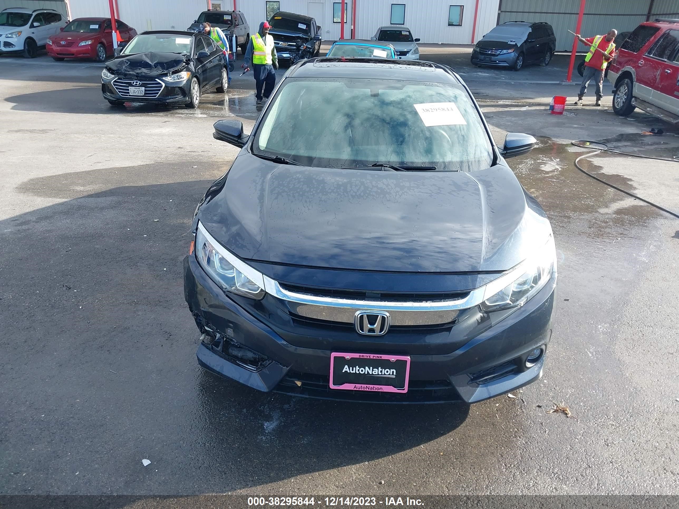 Photo 11 VIN: JHMFC1F36JX016588 - HONDA CIVIC 