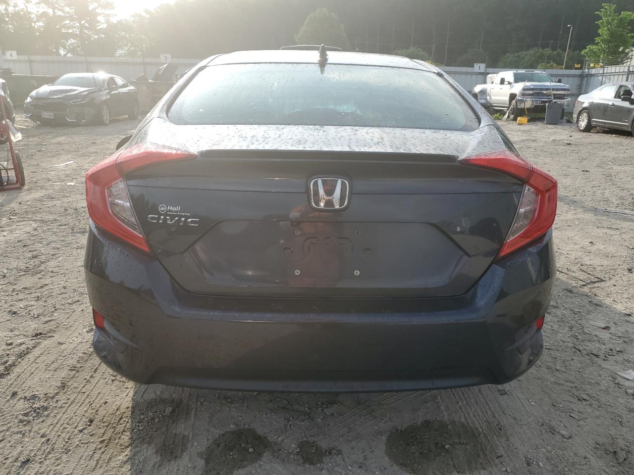 Photo 5 VIN: JHMFC1F72JX037716 - HONDA CIVIC 