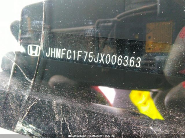 Photo 8 VIN: JHMFC1F75JX006363 - HONDA CIVIC SEDAN 