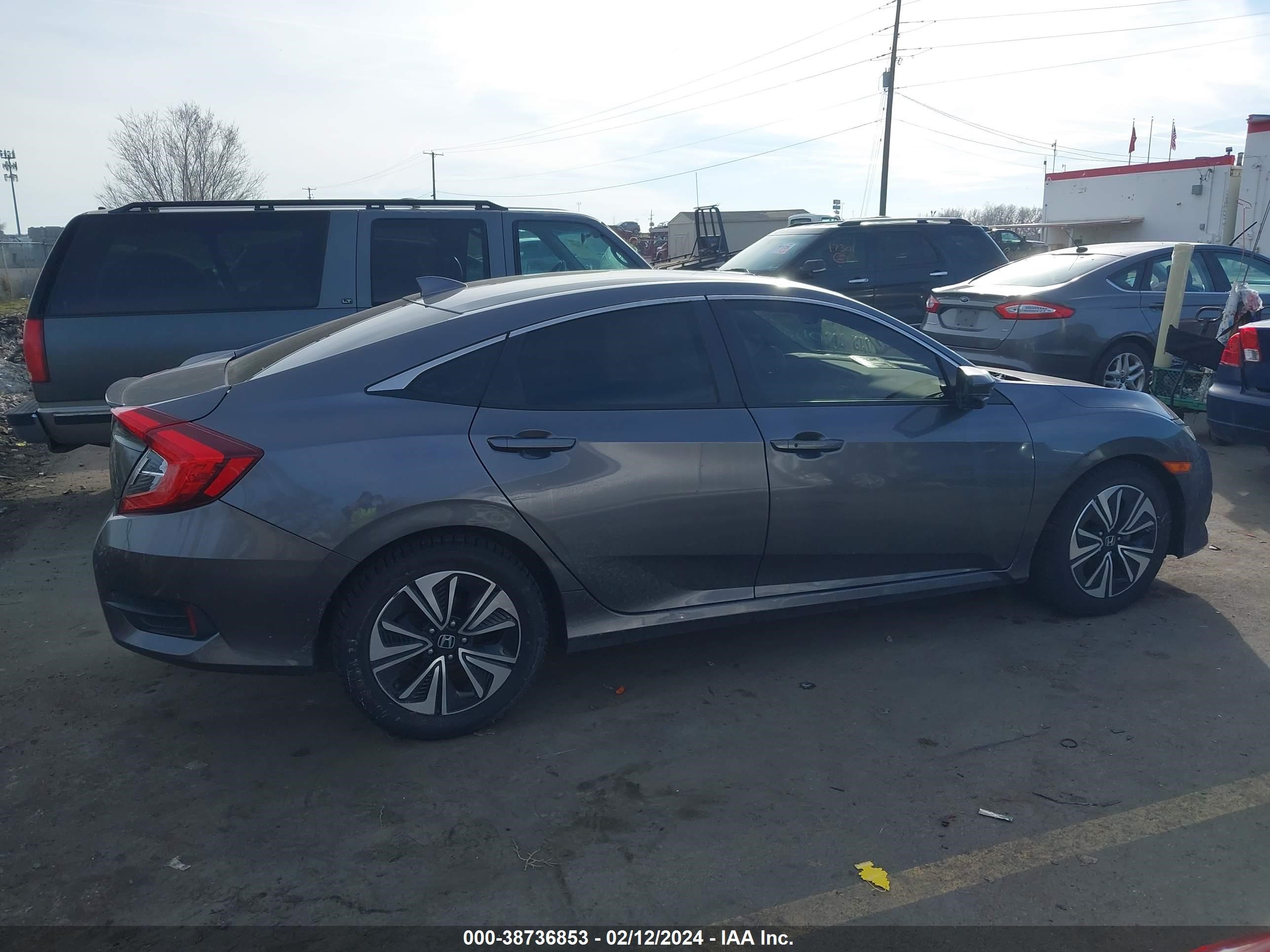 Photo 12 VIN: JHMFC1F77JX009085 - HONDA CIVIC 