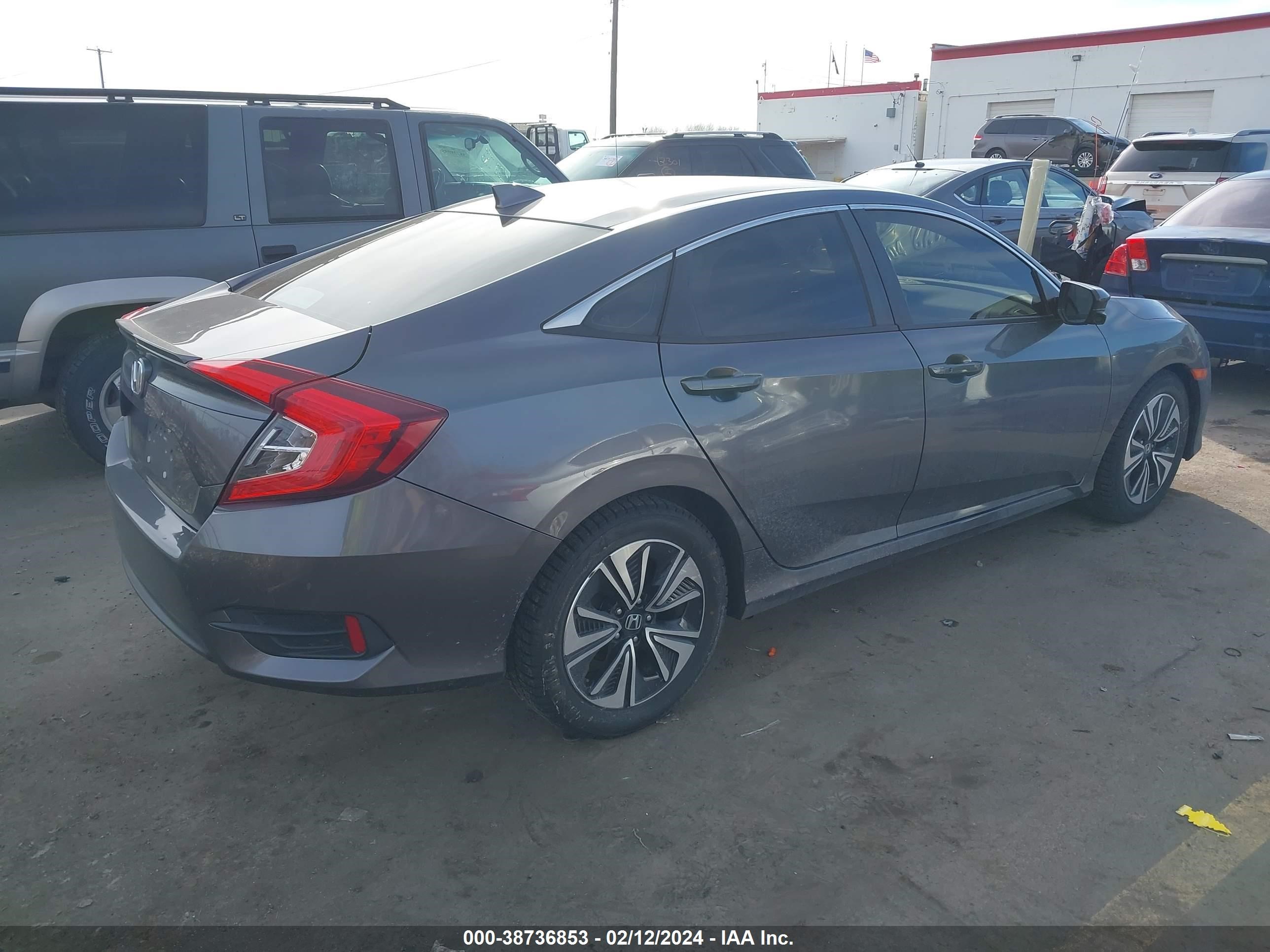 Photo 3 VIN: JHMFC1F77JX009085 - HONDA CIVIC 