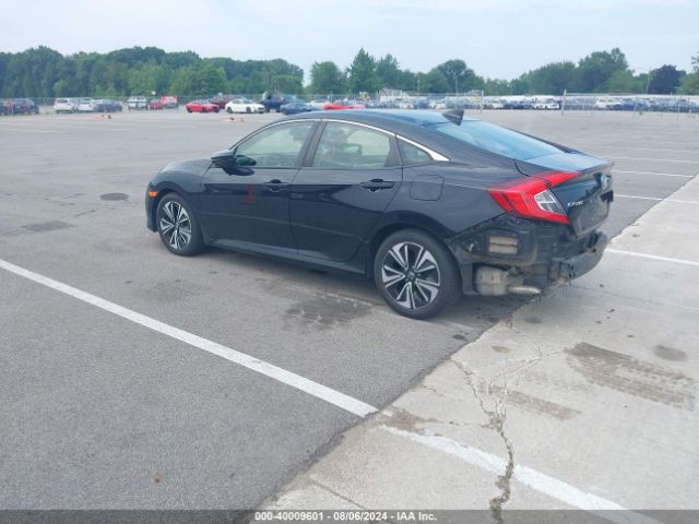 Photo 2 VIN: JHMFC1F78JX000556 - HONDA CIVIC 