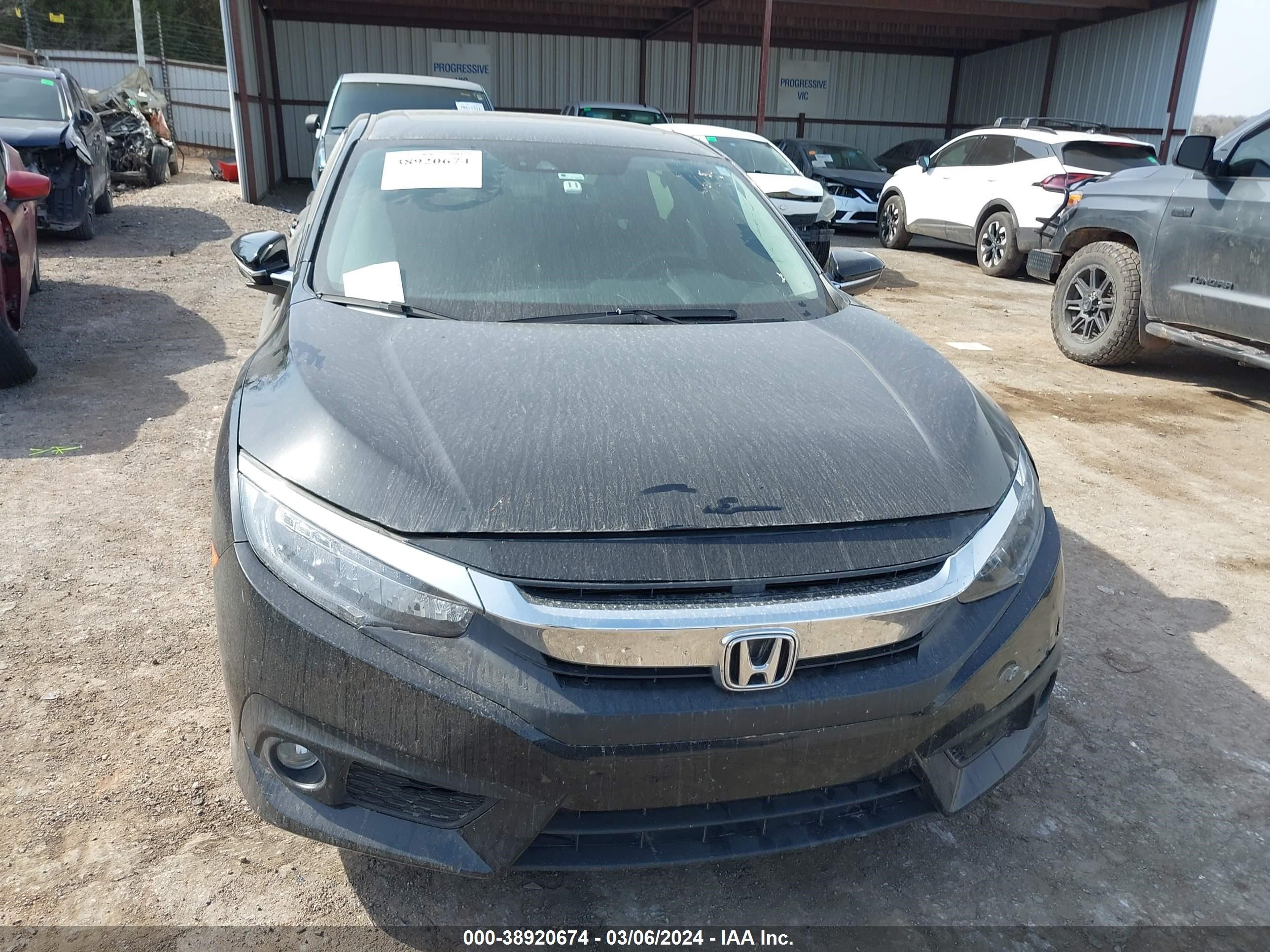 Photo 11 VIN: JHMFC1F91JX019757 - HONDA CIVIC 