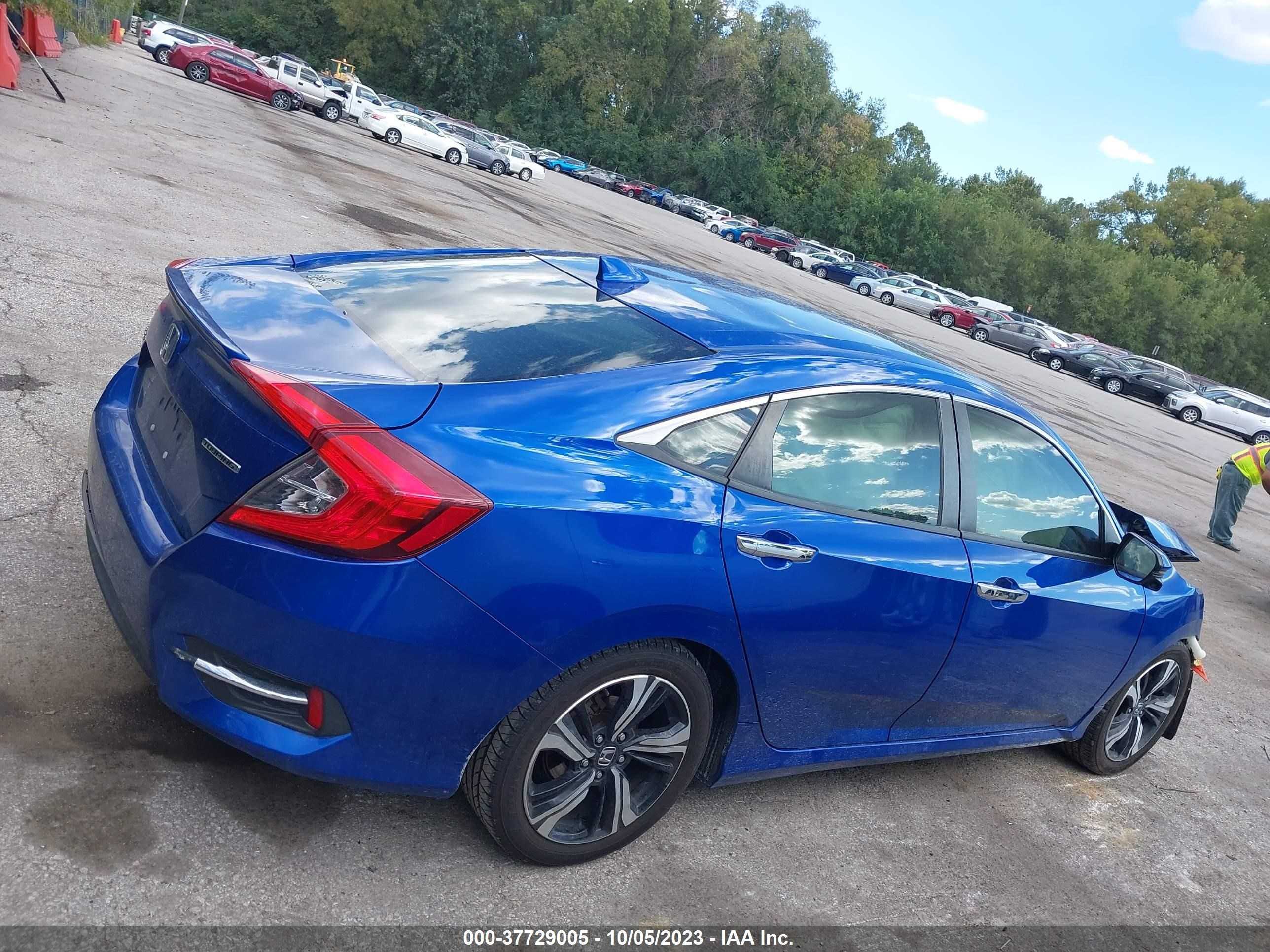 Photo 12 VIN: JHMFC1F96JX003960 - HONDA CIVIC 