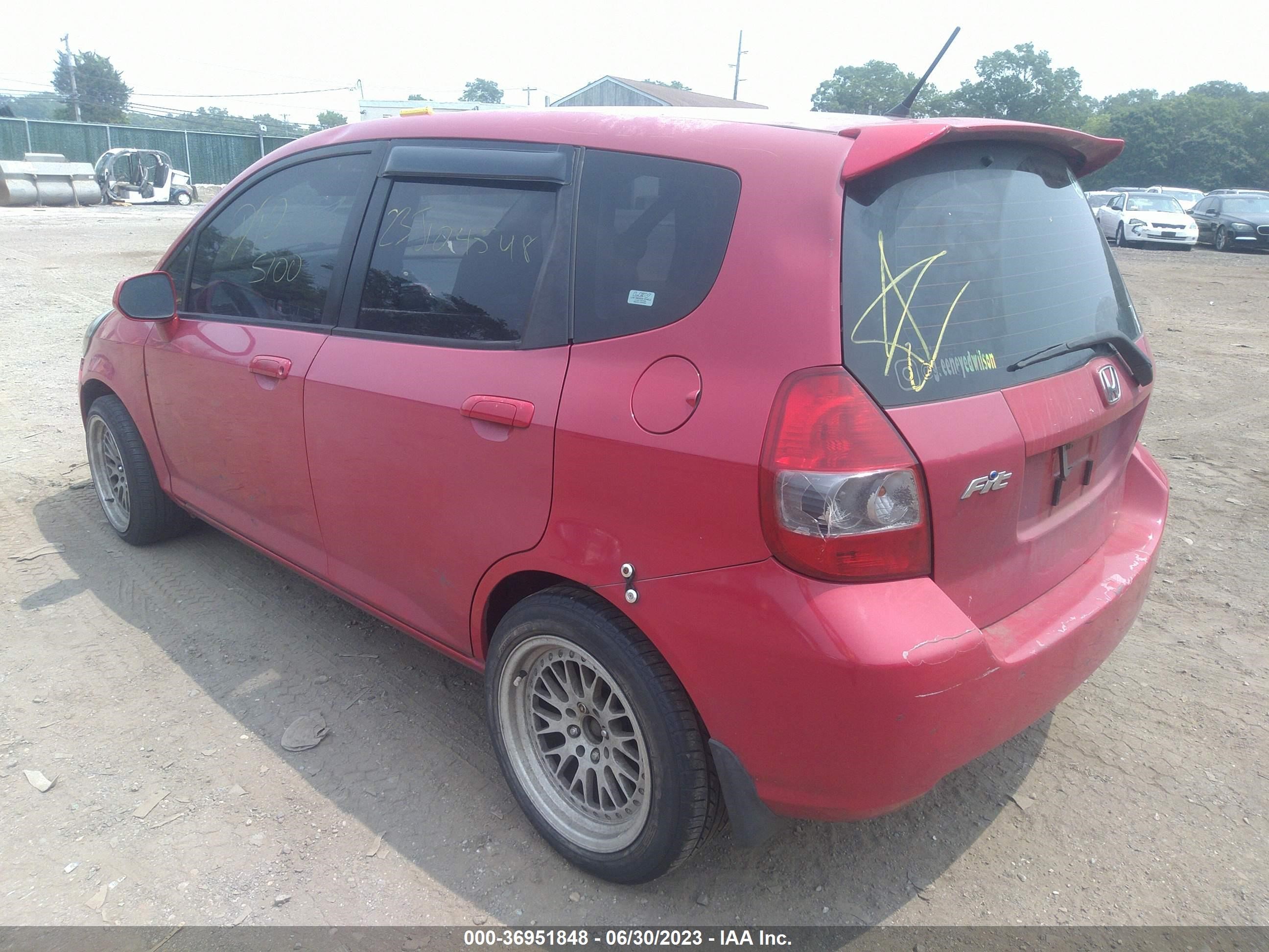 Photo 2 VIN: JHMGD374X8S063974 - HONDA FIT 