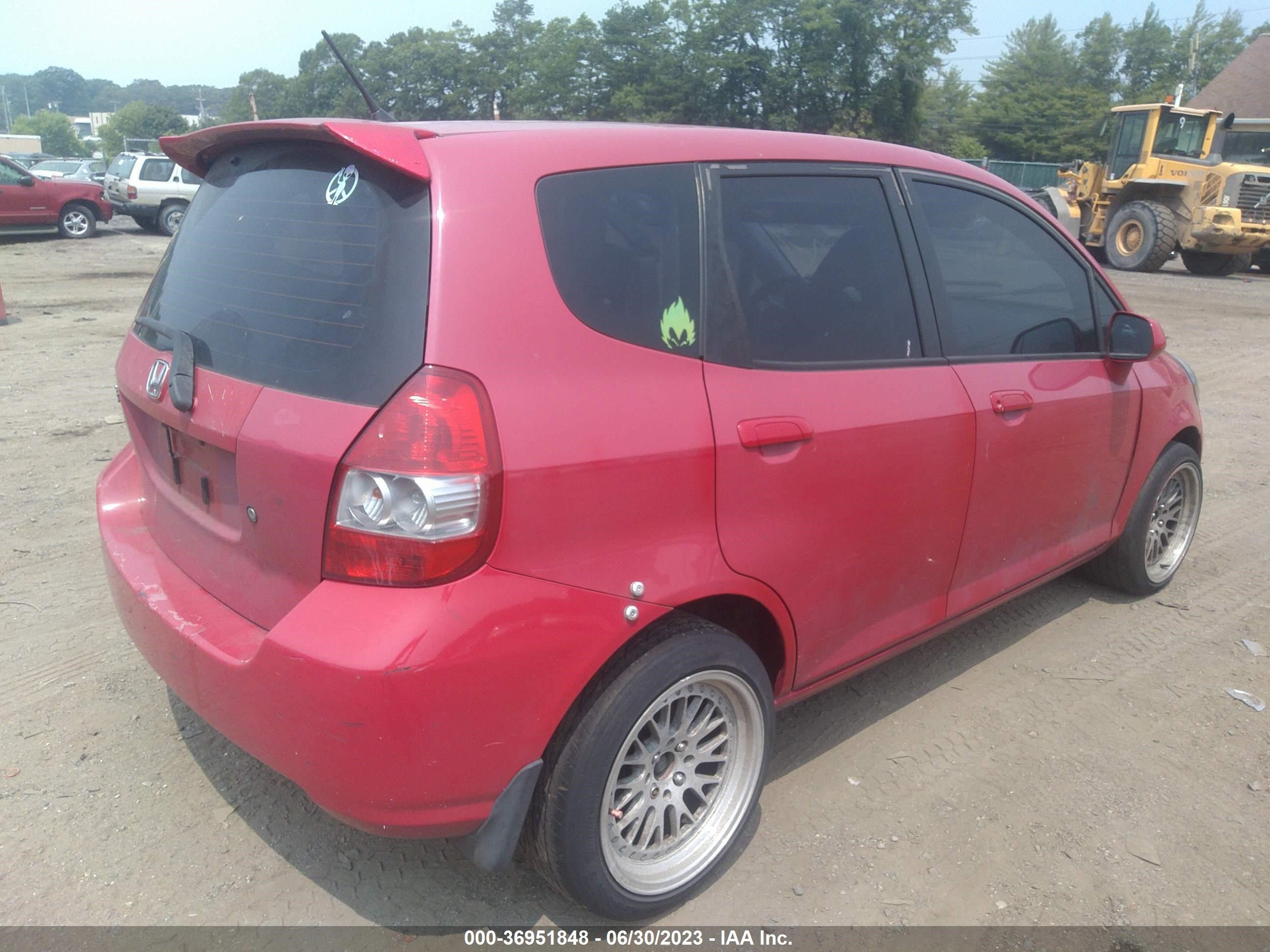 Photo 3 VIN: JHMGD374X8S063974 - HONDA FIT 