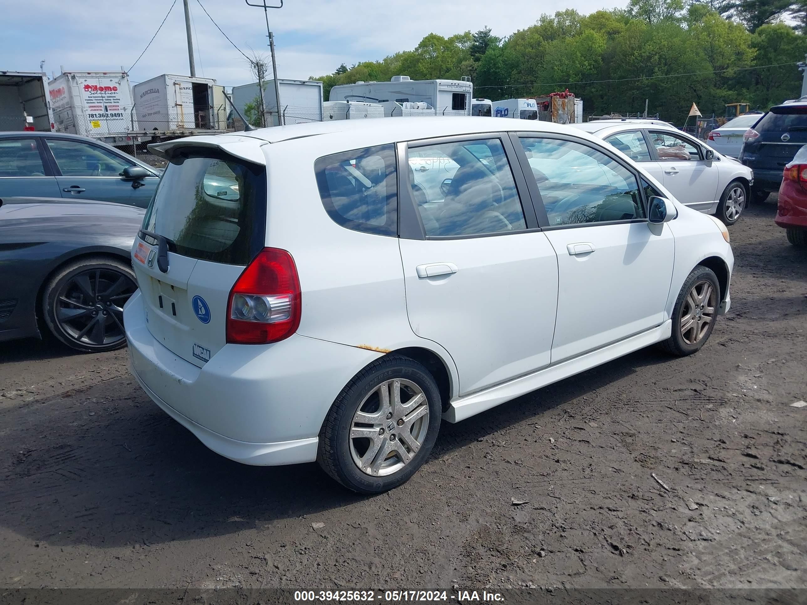 Photo 3 VIN: JHMGD37647S063985 - HONDA FIT 