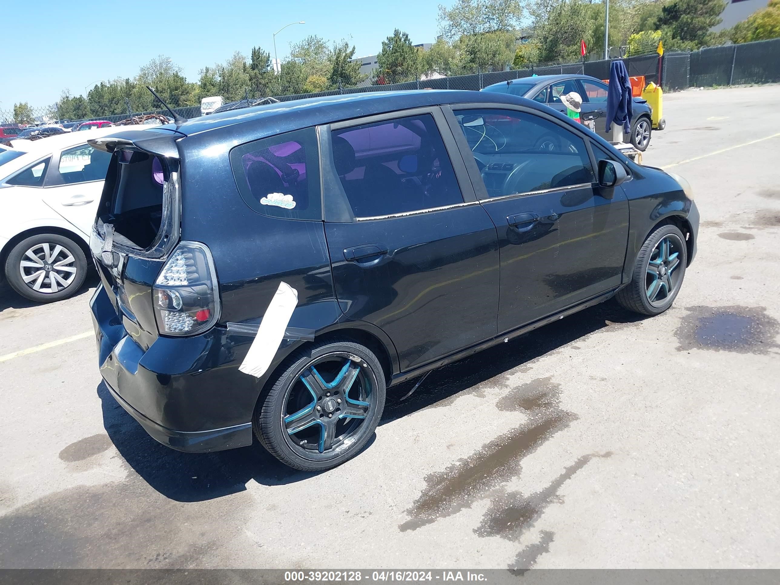 Photo 3 VIN: JHMGD37658S044010 - HONDA FIT 