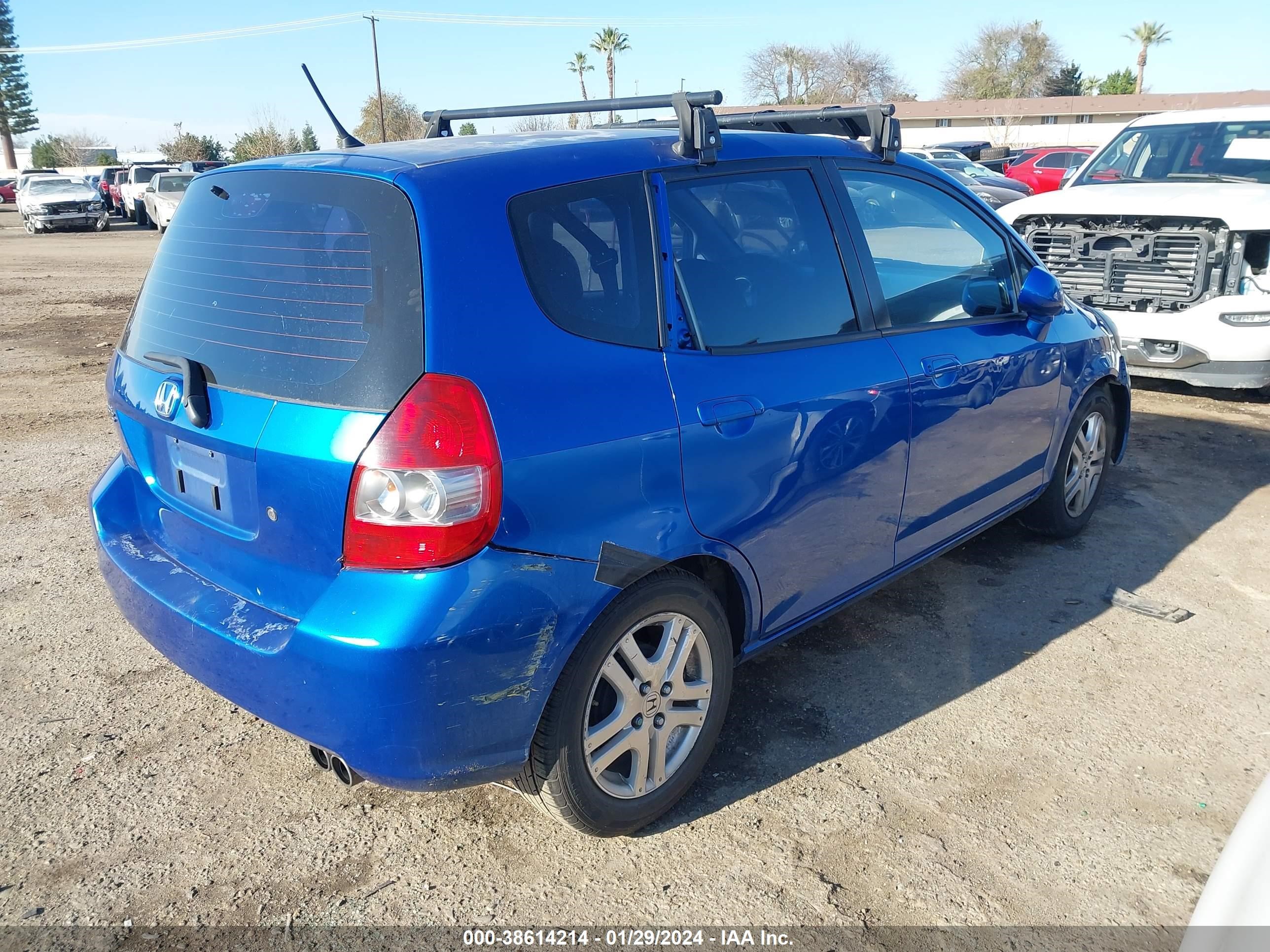 Photo 3 VIN: JHMGD38497S010860 - HONDA FIT 