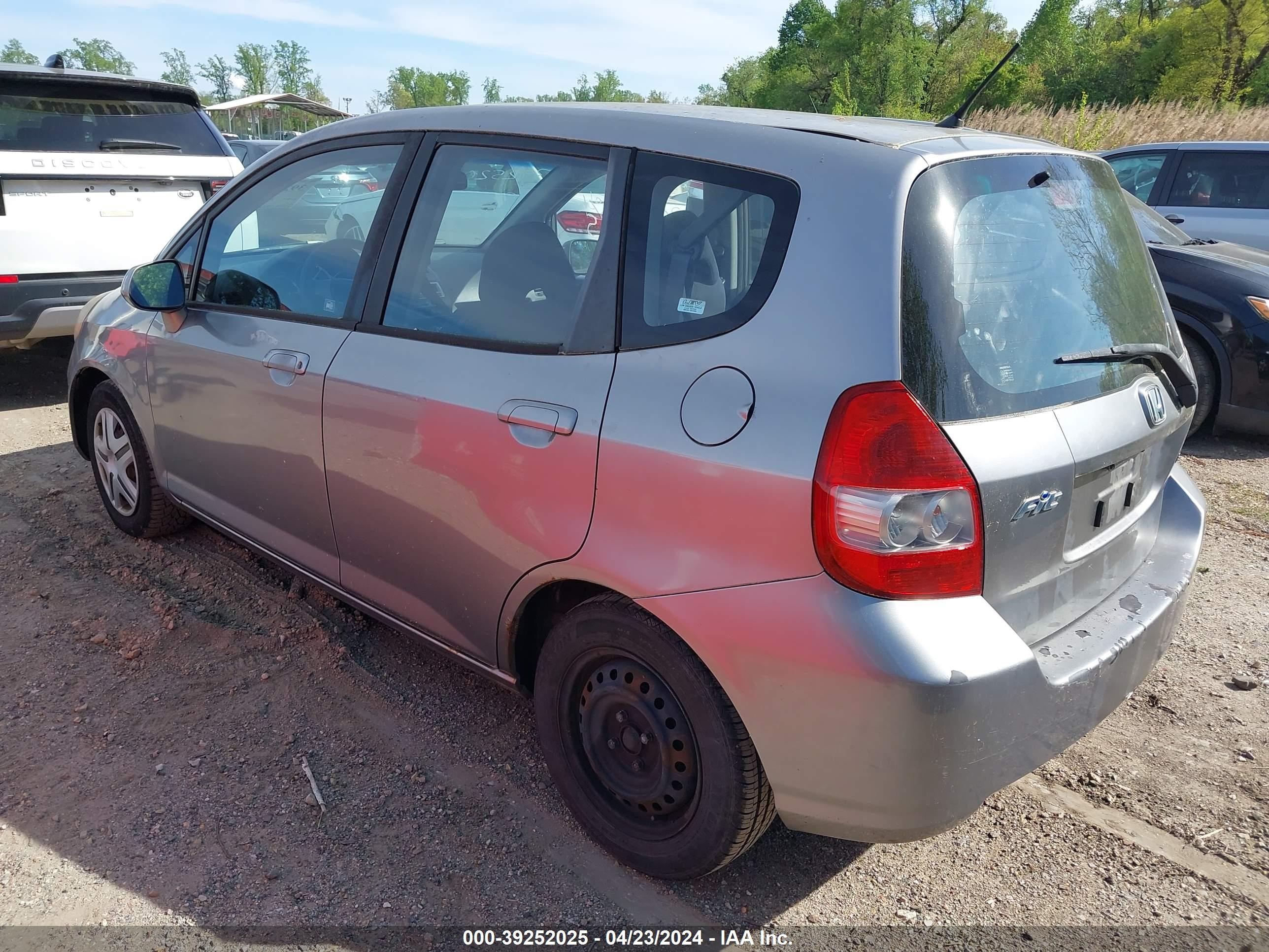 Photo 2 VIN: JHMGD384X7S002489 - HONDA FIT 