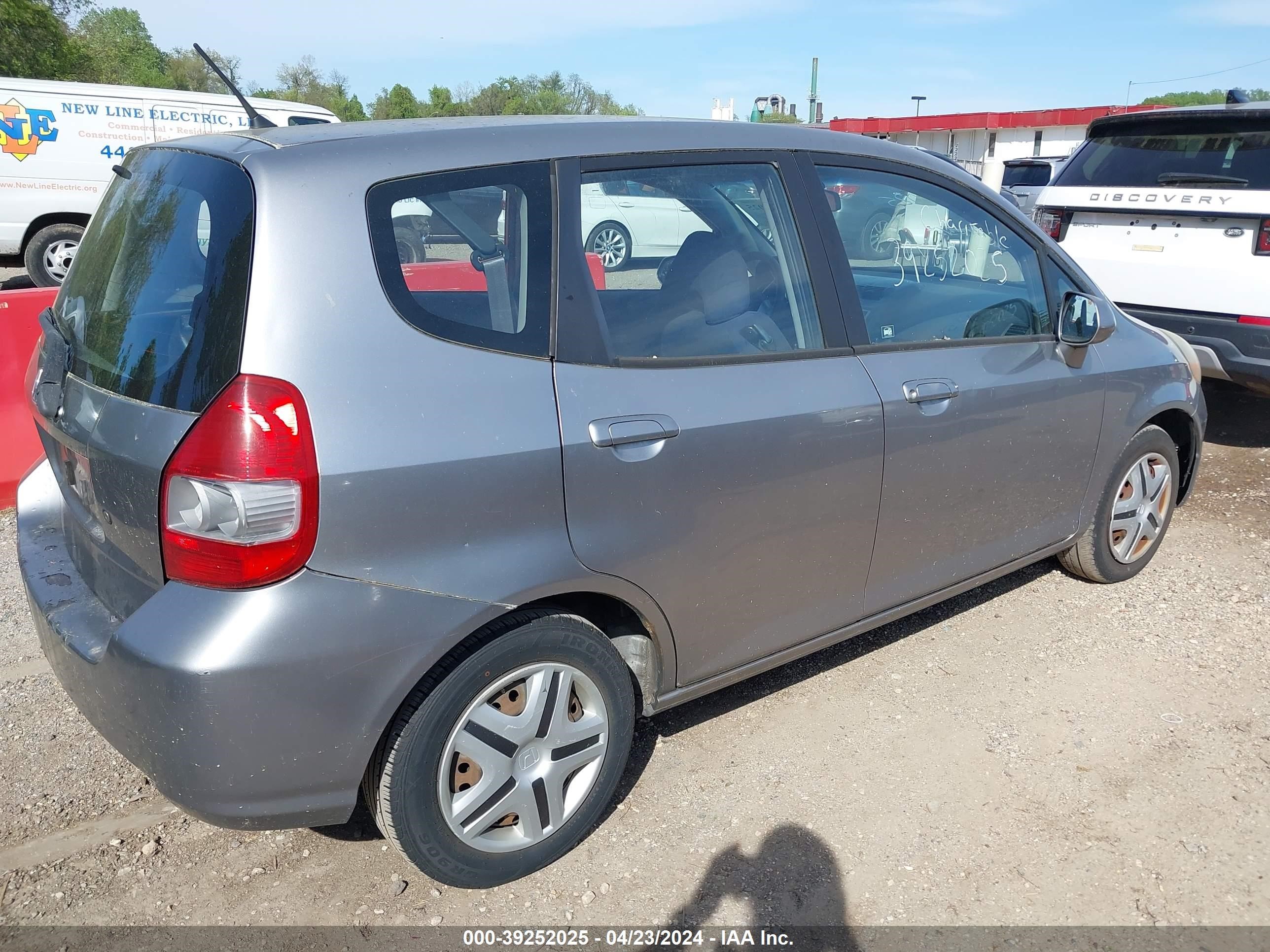 Photo 3 VIN: JHMGD384X7S002489 - HONDA FIT 