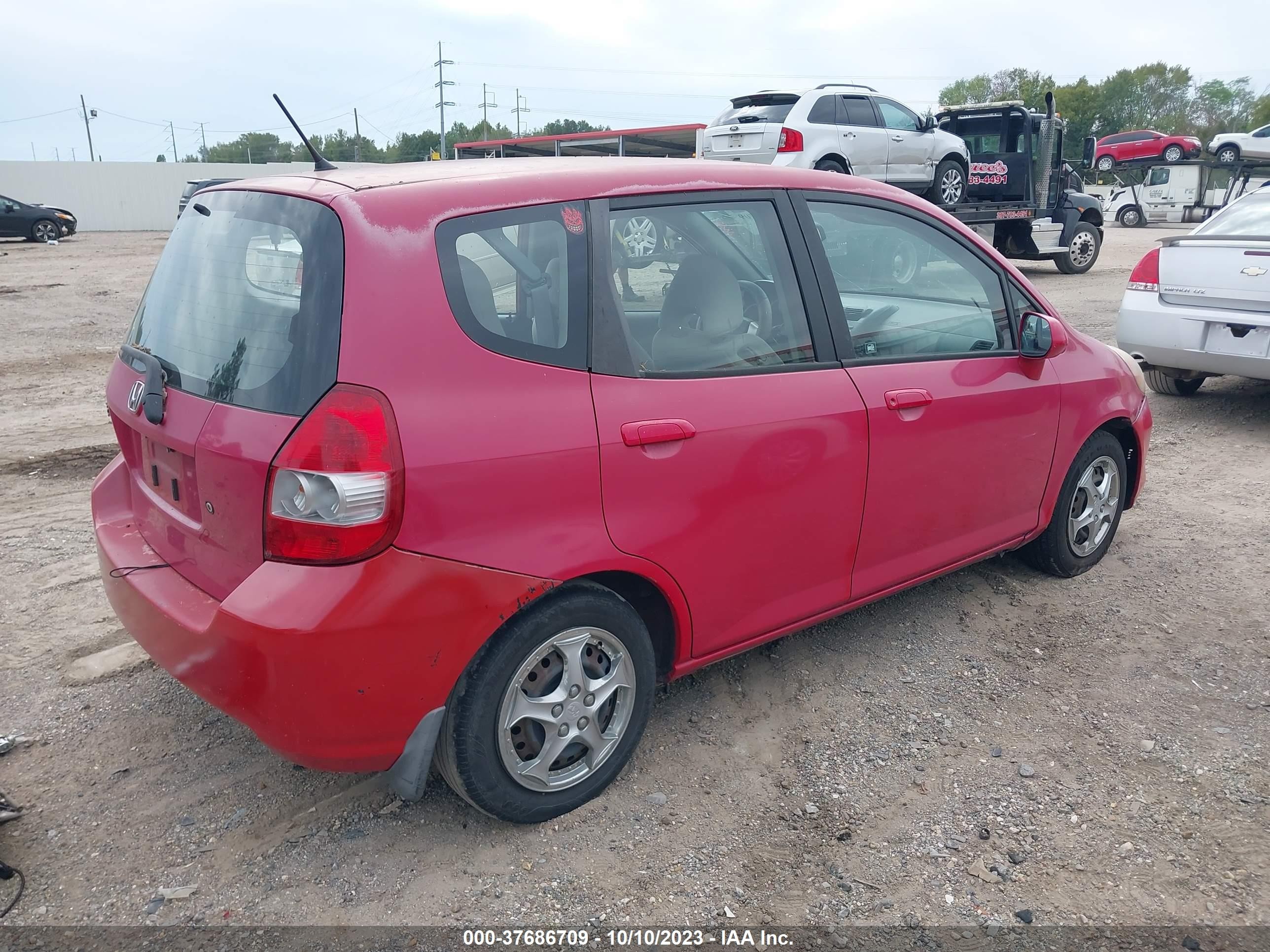 Photo 3 VIN: JHMGD384X7S052552 - HONDA FIT 