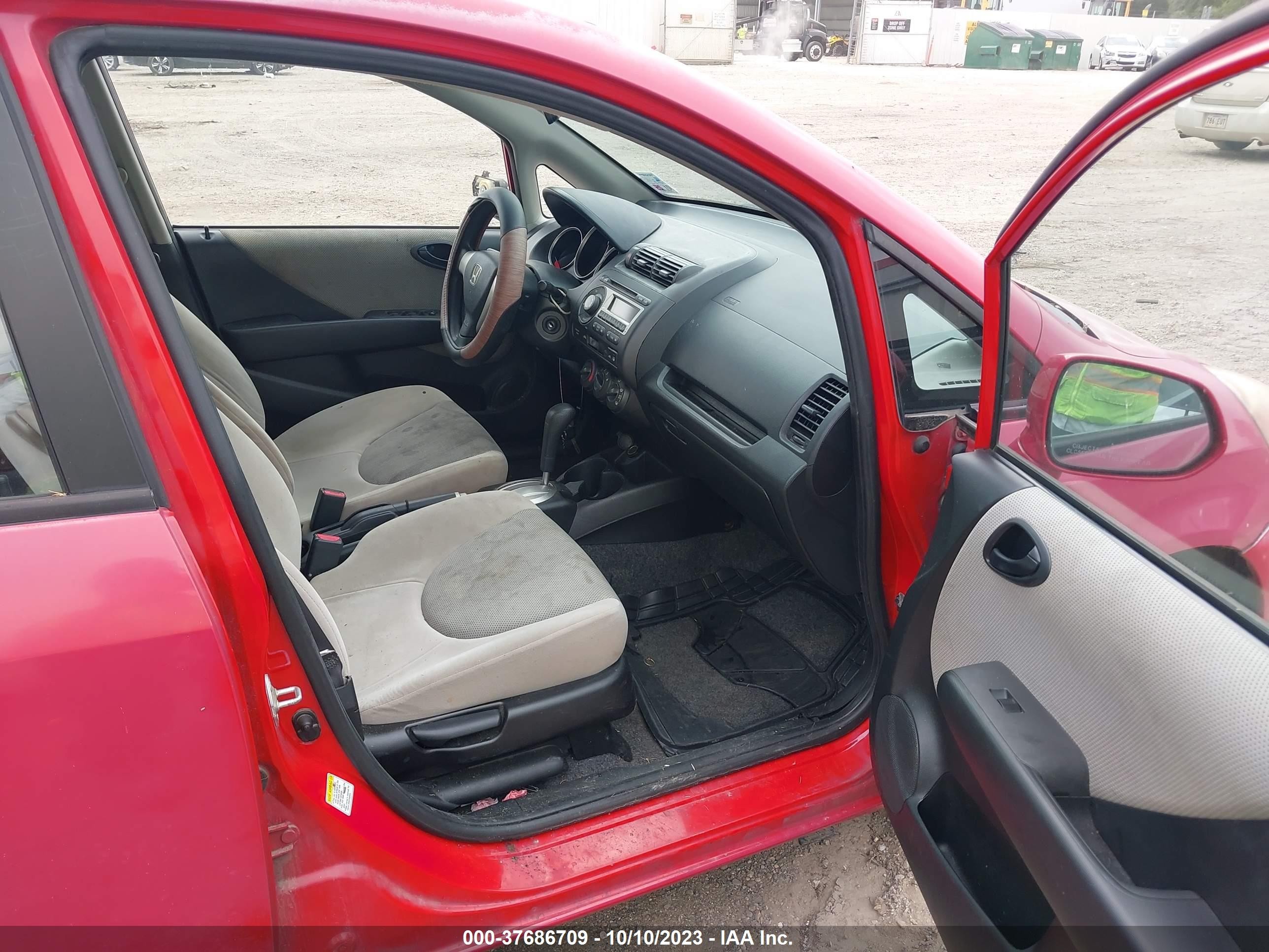 Photo 4 VIN: JHMGD384X7S052552 - HONDA FIT 