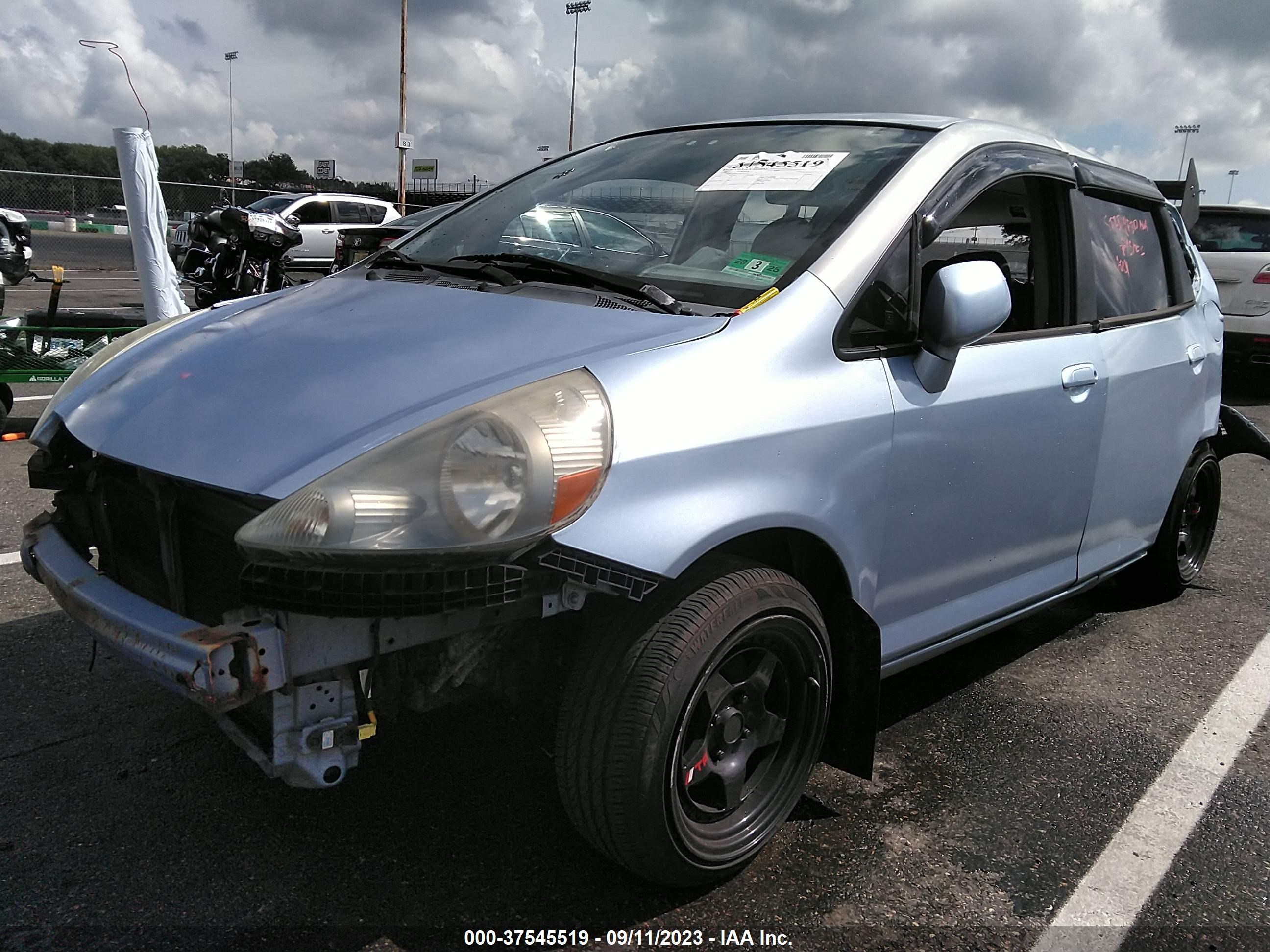 Photo 1 VIN: JHMGD384X8S002316 - HONDA FIT 