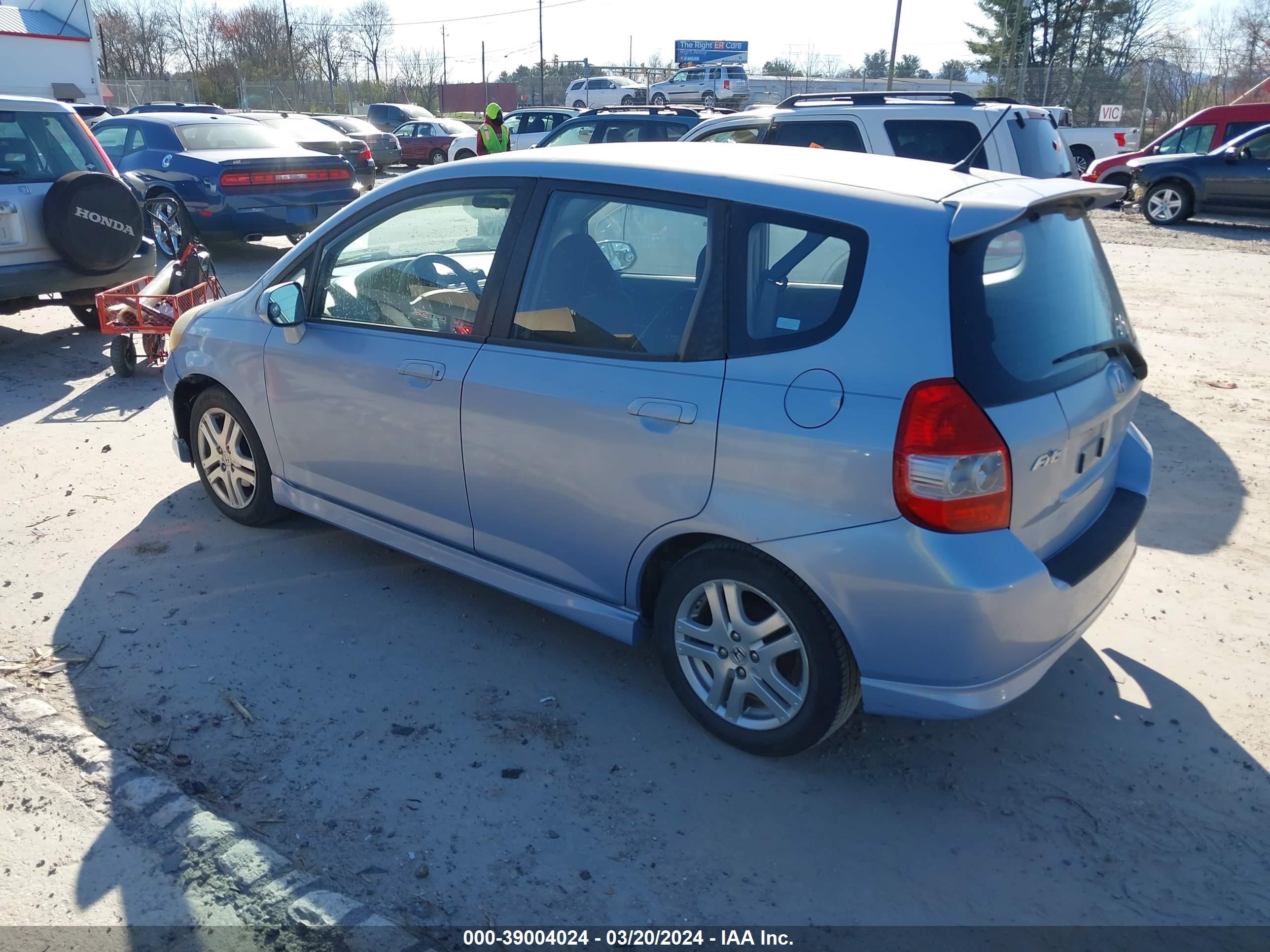 Photo 2 VIN: JHMGD38628S071678 - HONDA FIT 