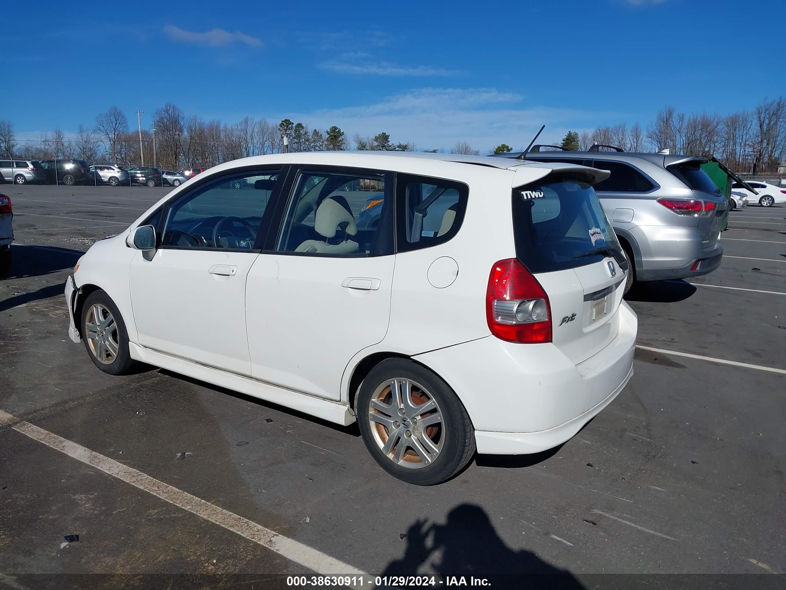 Photo 2 VIN: JHMGD38667S007741 - HONDA FIT 