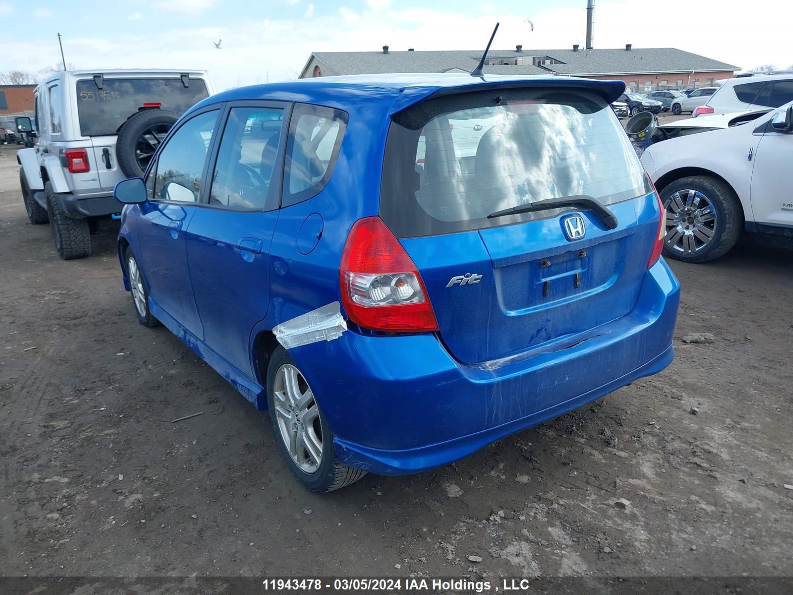 Photo 2 VIN: JHMGD38667S820500 - HONDA FIT 