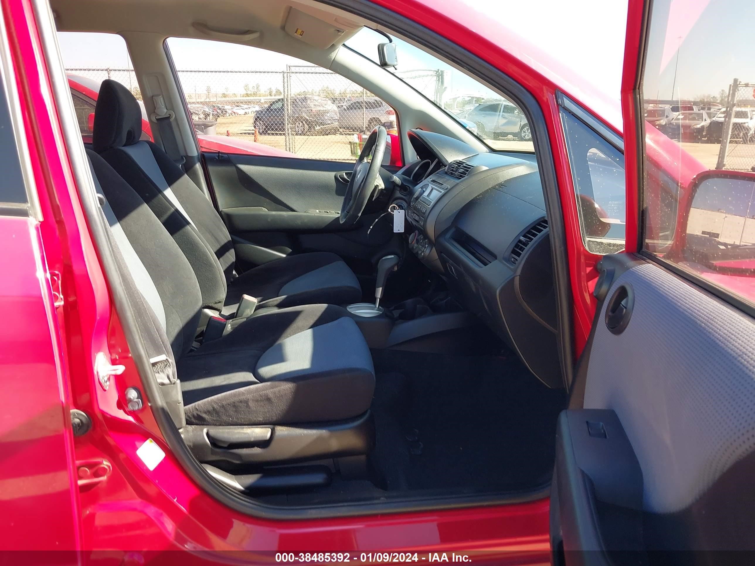 Photo 4 VIN: JHMGD38677S024628 - HONDA FIT 