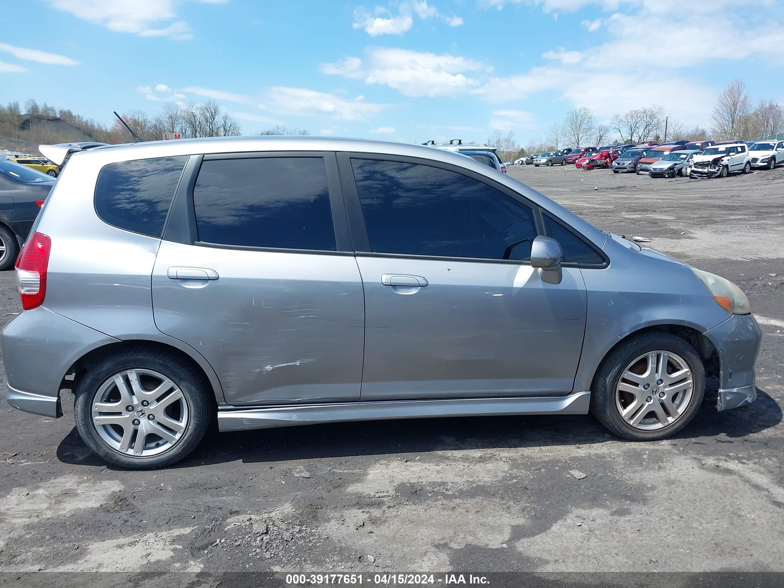 Photo 5 VIN: JHMGD38677S037105 - HONDA FIT 