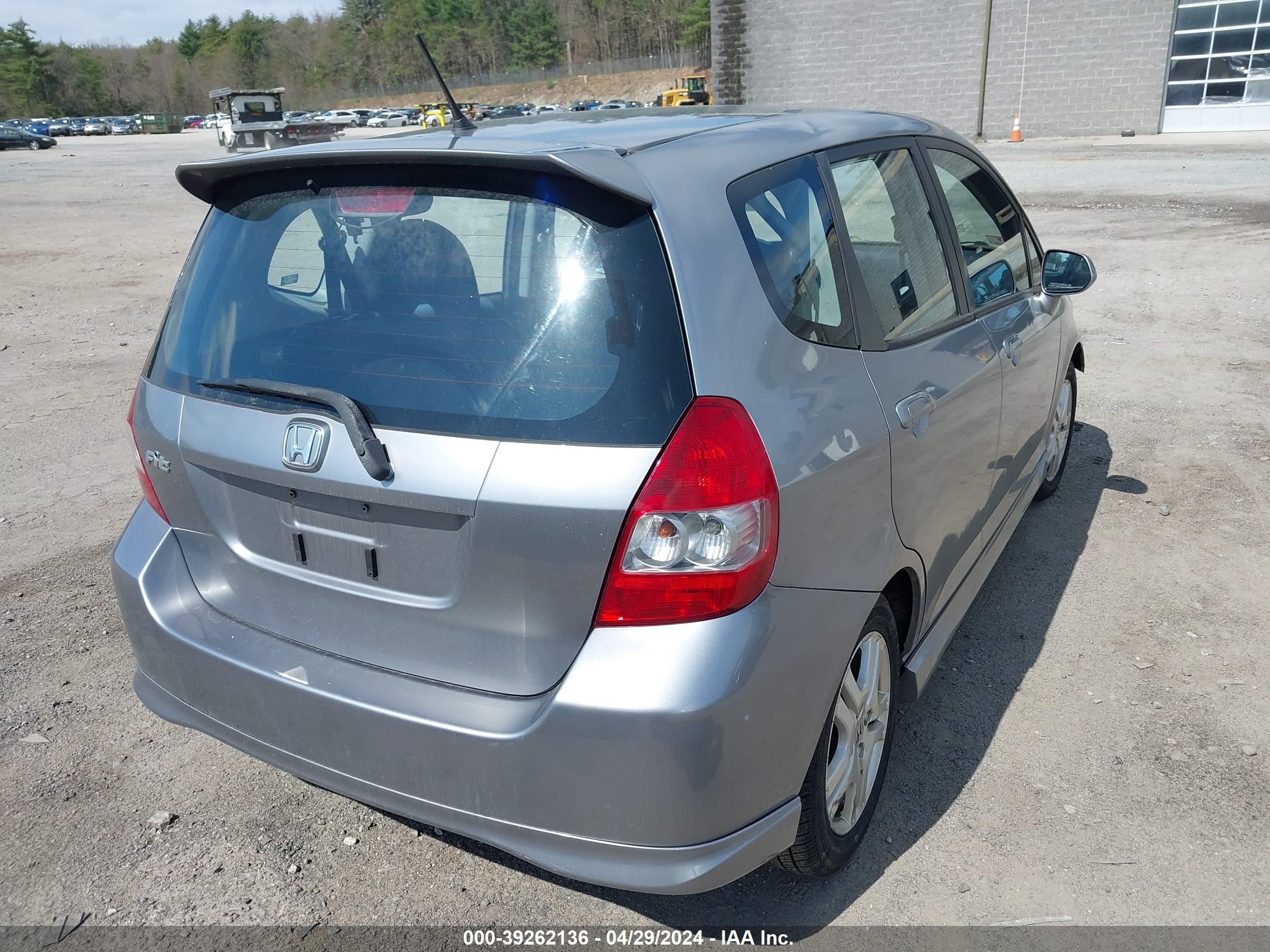 Photo 3 VIN: JHMGD38678S005708 - HONDA FIT 