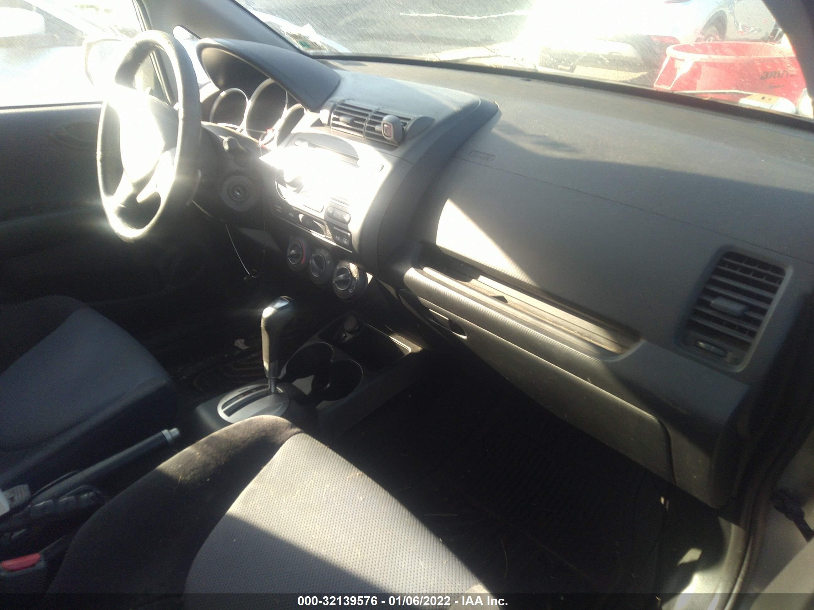 Photo 4 VIN: JHMGD38698S073007 - HONDA FIT 