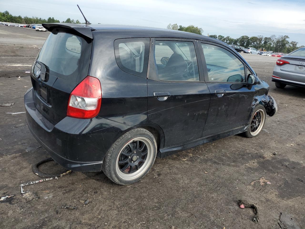 Photo 2 VIN: JHMGD386X7S051239 - HONDA FIT 