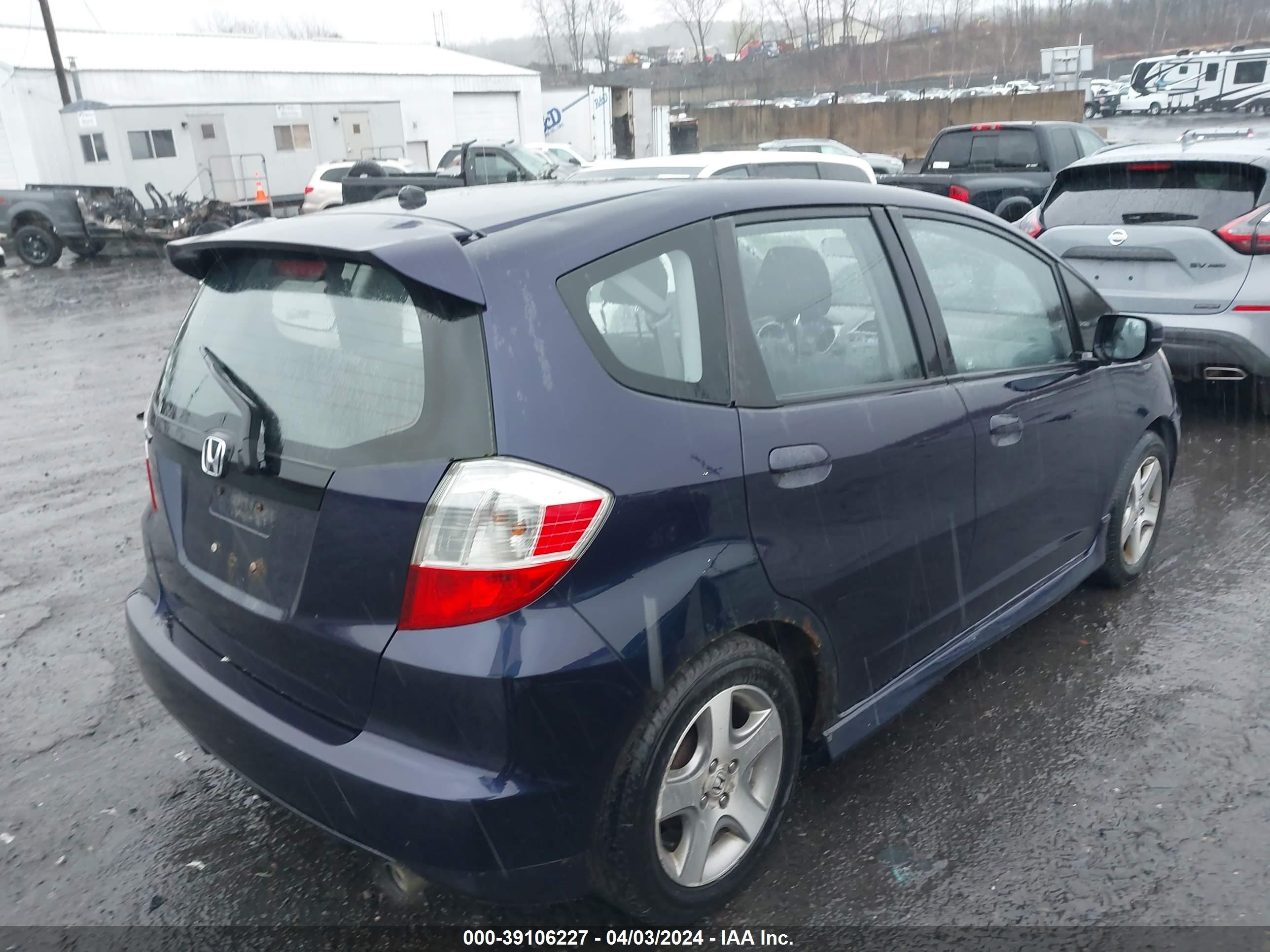 Photo 3 VIN: JHMGE87449S015740 - HONDA FIT 