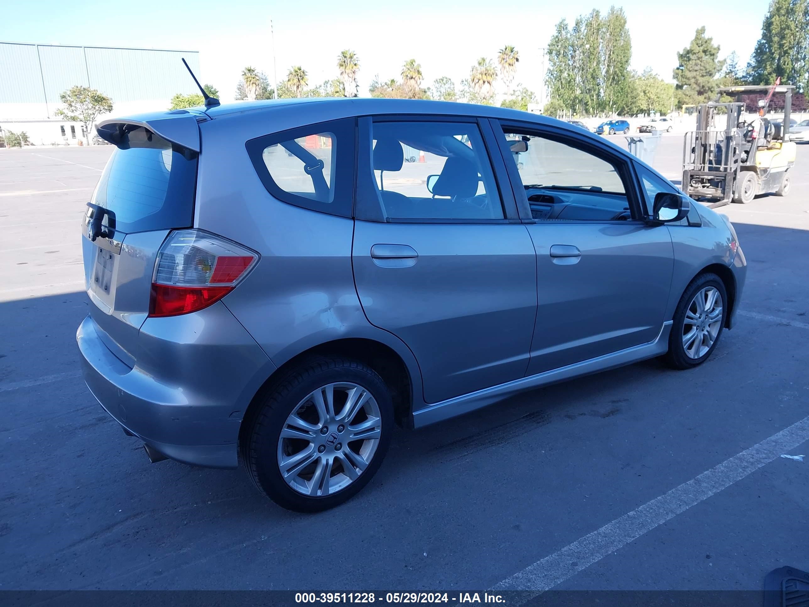 Photo 3 VIN: JHMGE87479S058811 - HONDA FIT 