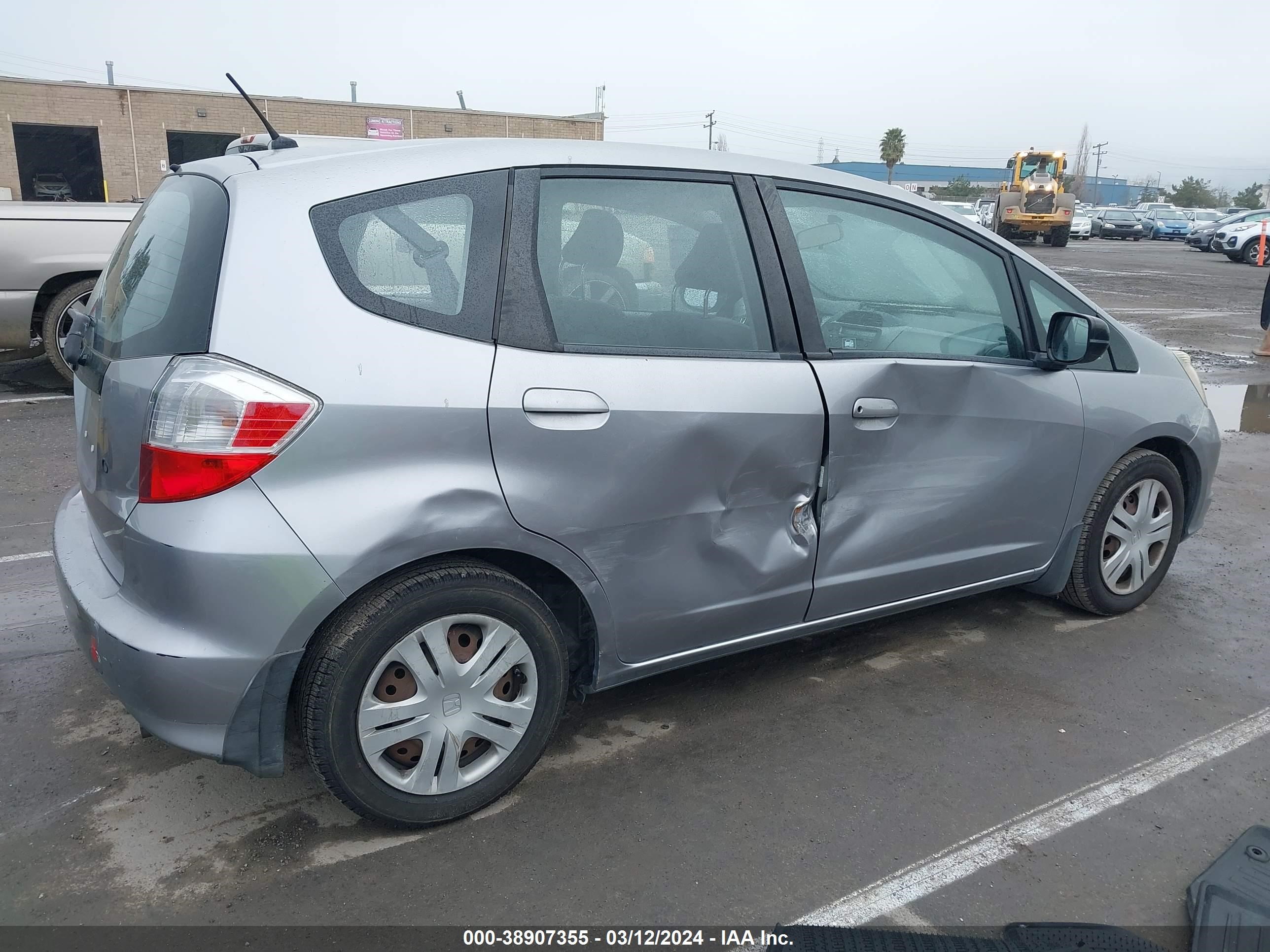 Photo 3 VIN: JHMGE88209S027803 - HONDA FIT 