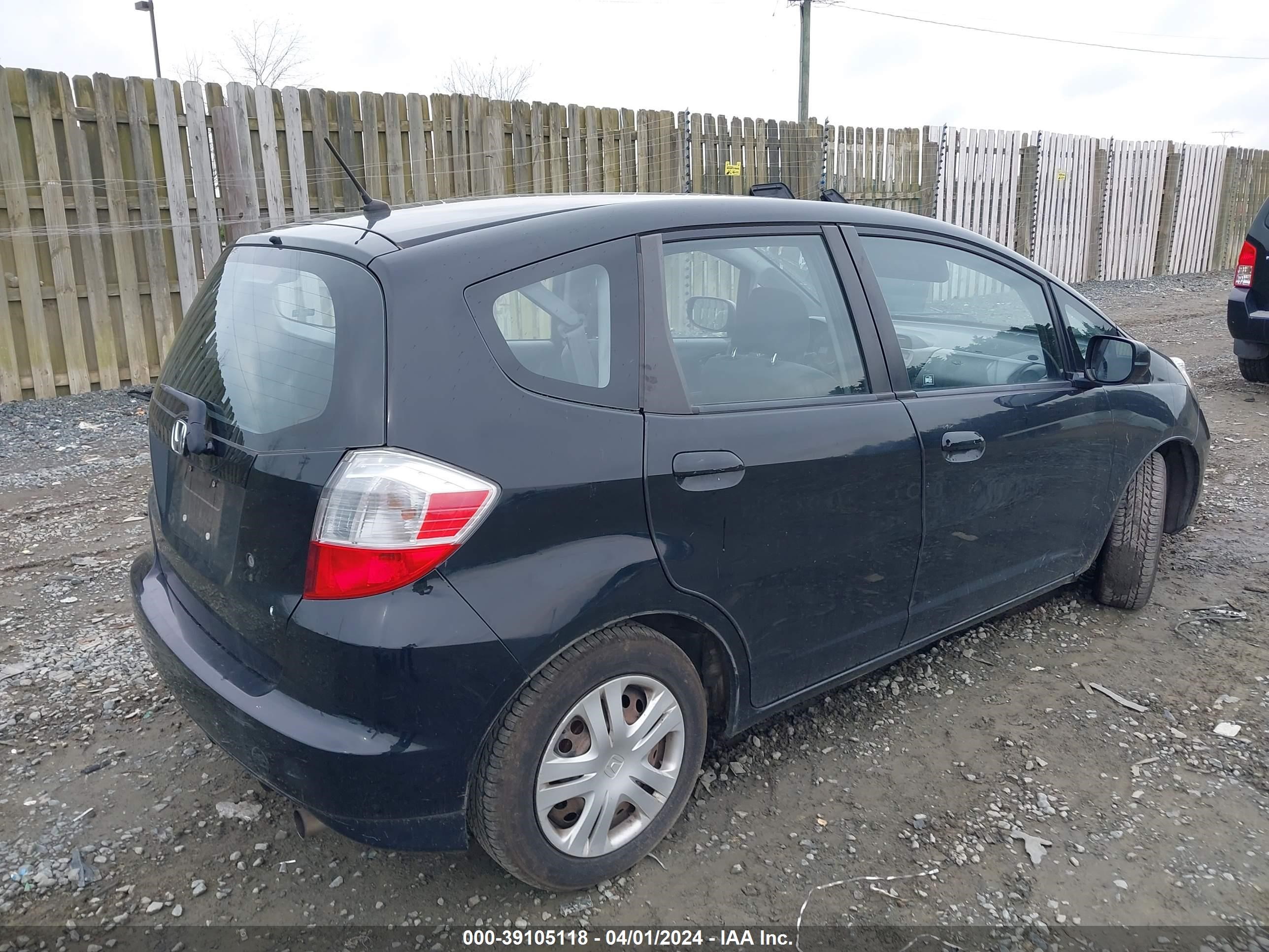 Photo 3 VIN: JHMGE88289S022798 - HONDA FIT 