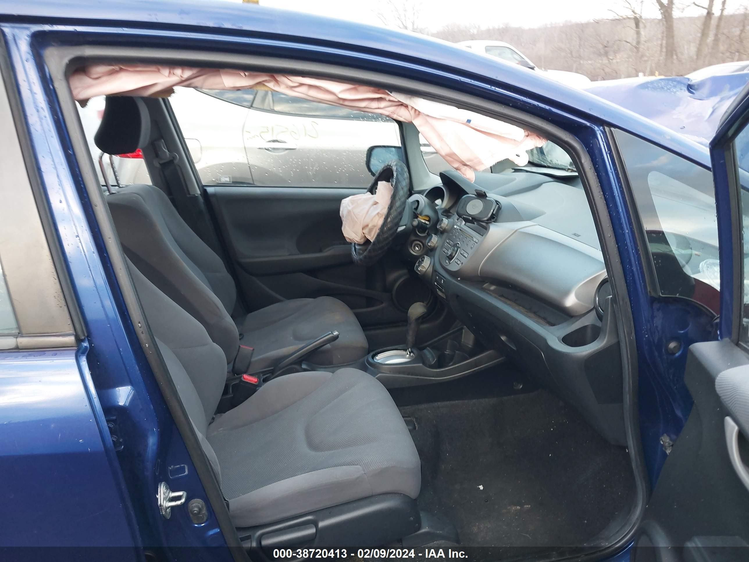 Photo 4 VIN: JHMGE882X9S062364 - HONDA FIT 