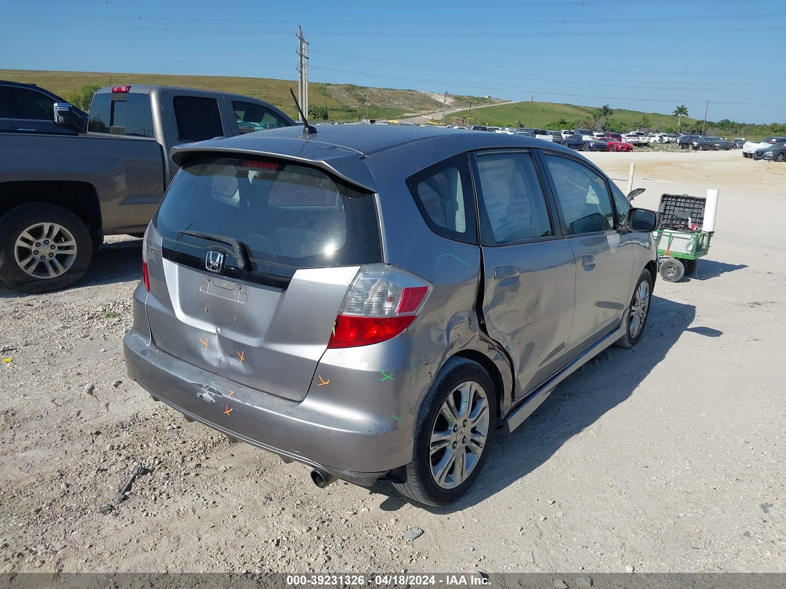 Photo 3 VIN: JHMGE88409S073827 - HONDA FIT 