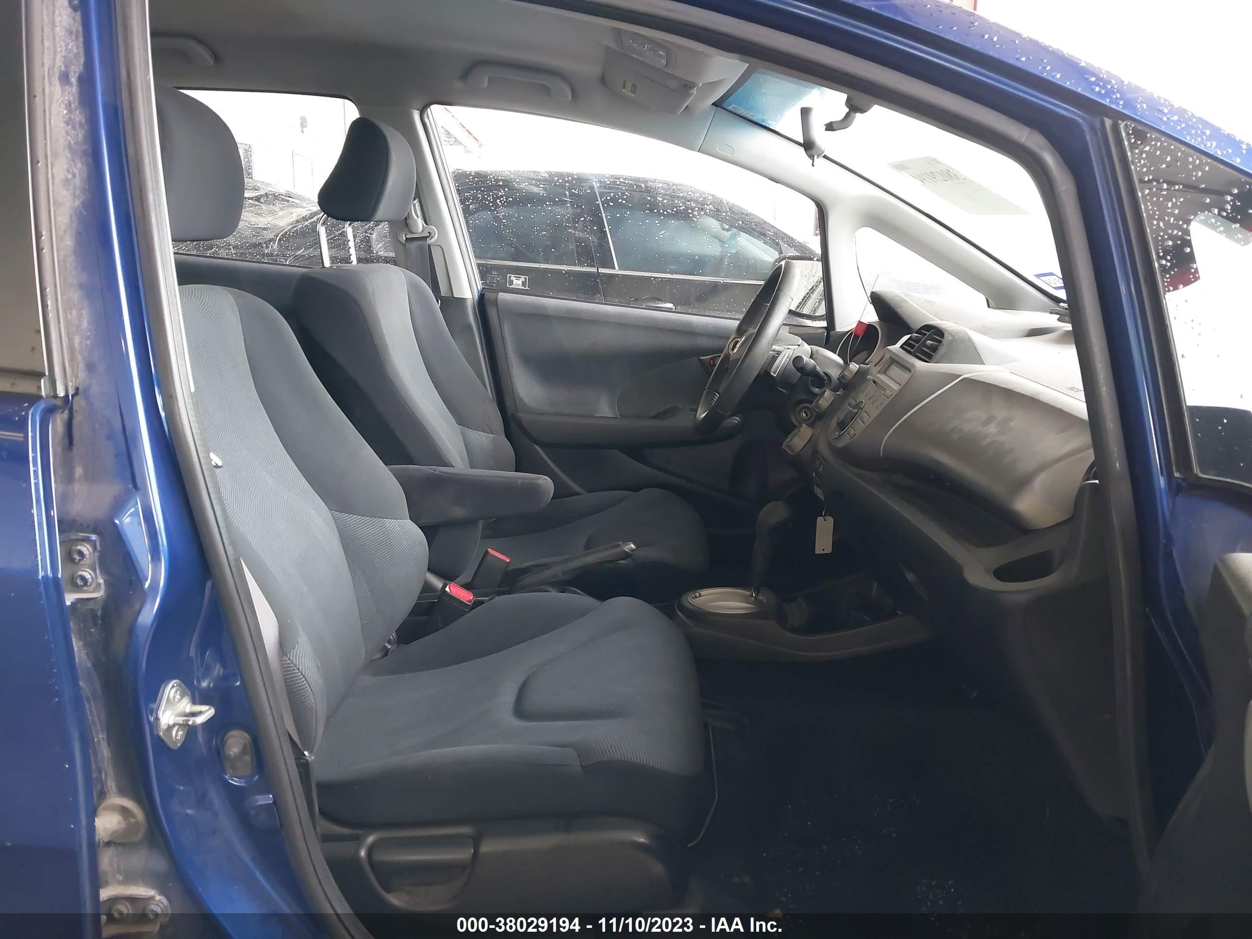 Photo 4 VIN: JHMGE88429C001747 - HONDA FIT 