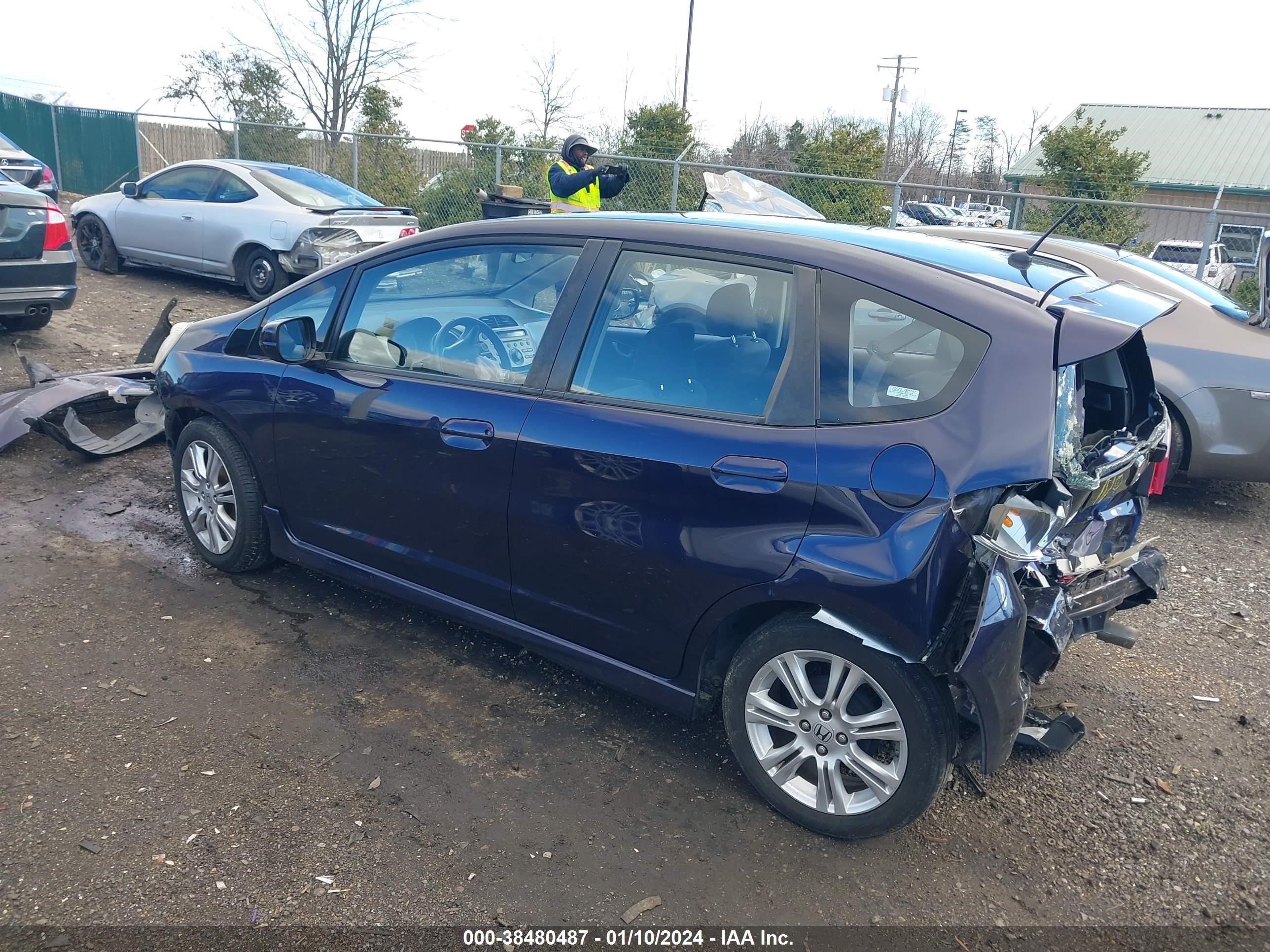 Photo 2 VIN: JHMGE88429S012690 - HONDA FIT 