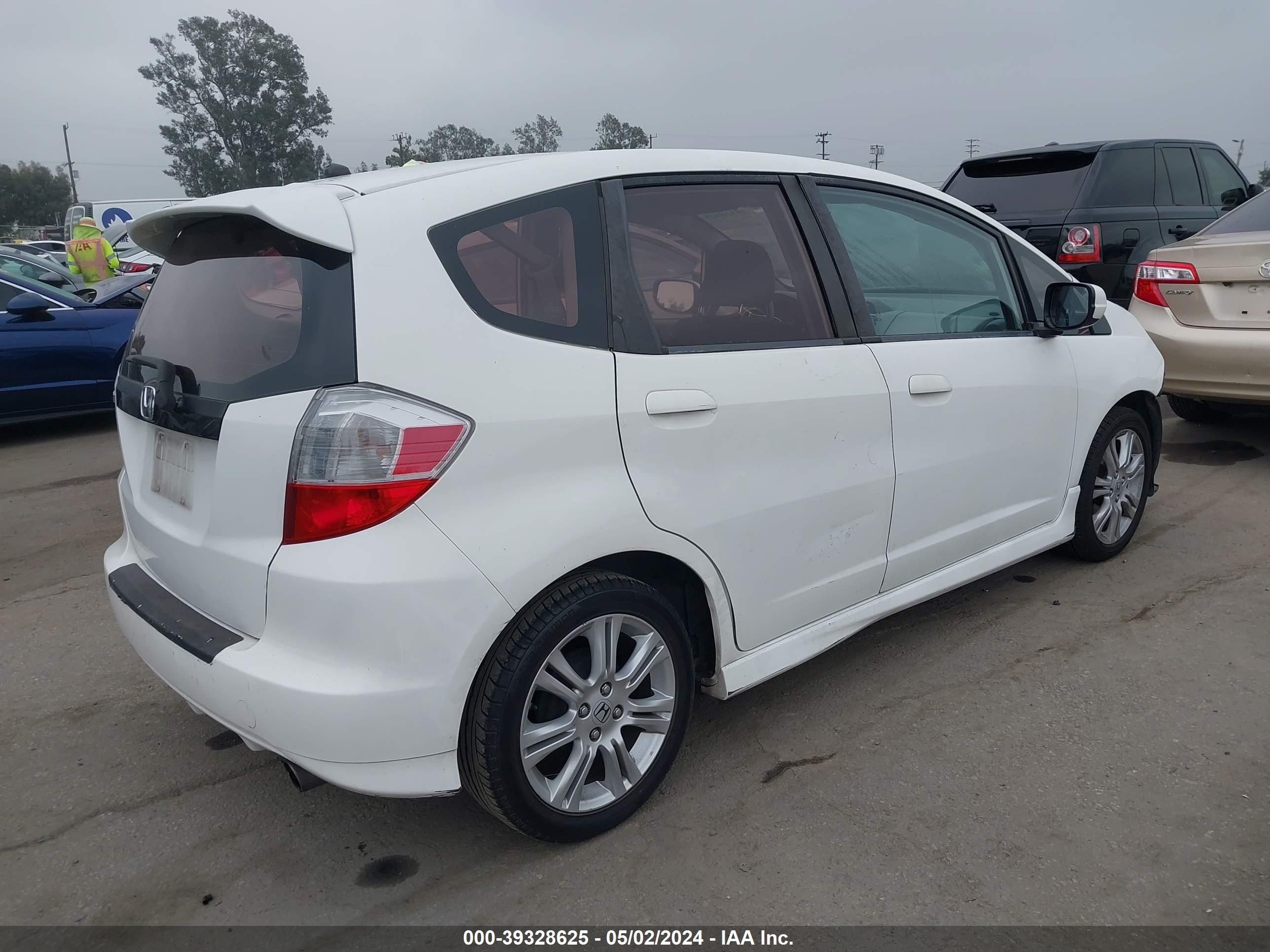 Photo 3 VIN: JHMGE88439S060358 - HONDA FIT 