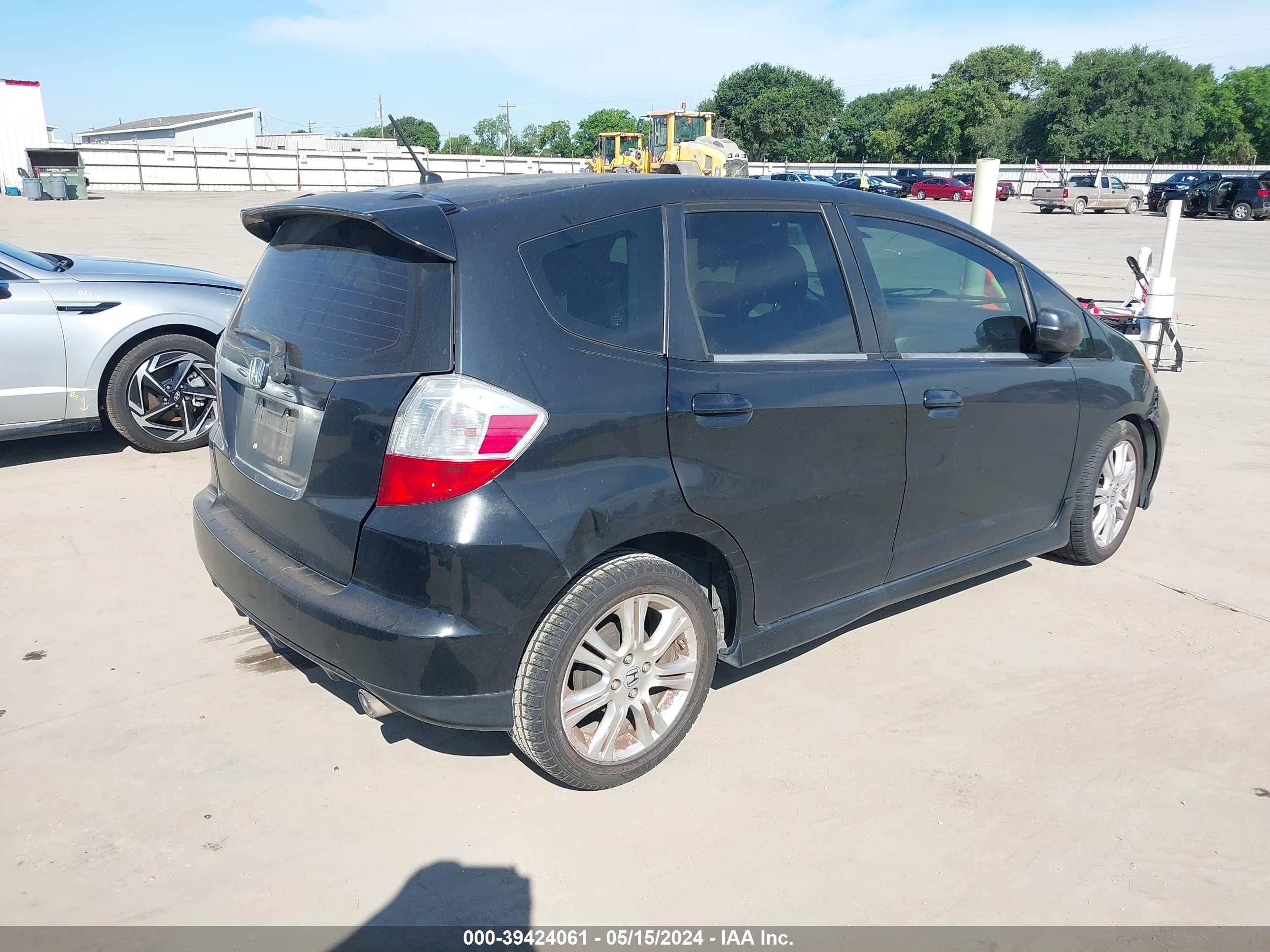 Photo 3 VIN: JHMGE88439S068881 - HONDA FIT 