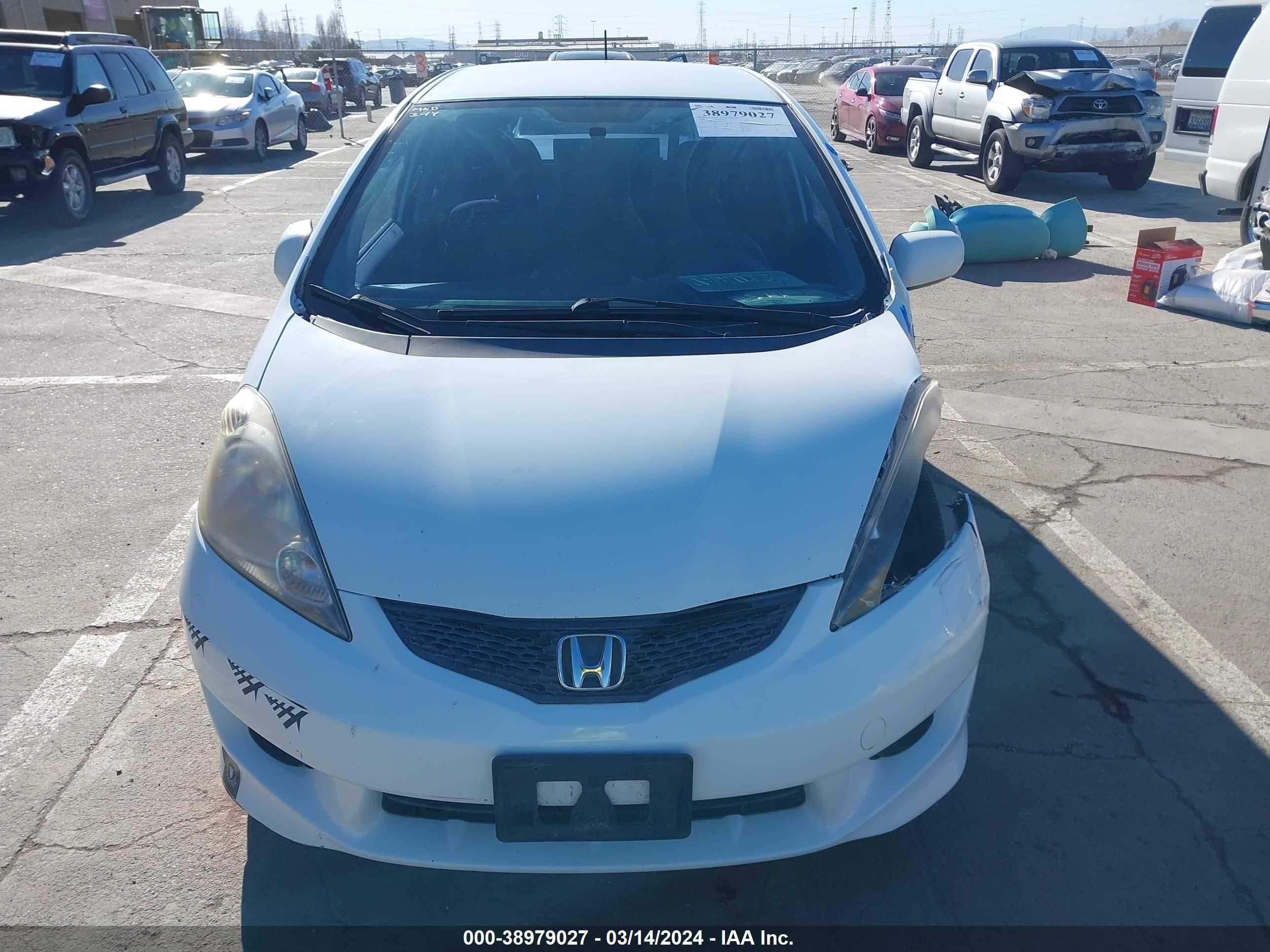 Photo 11 VIN: JHMGE884X9S045131 - HONDA FIT 