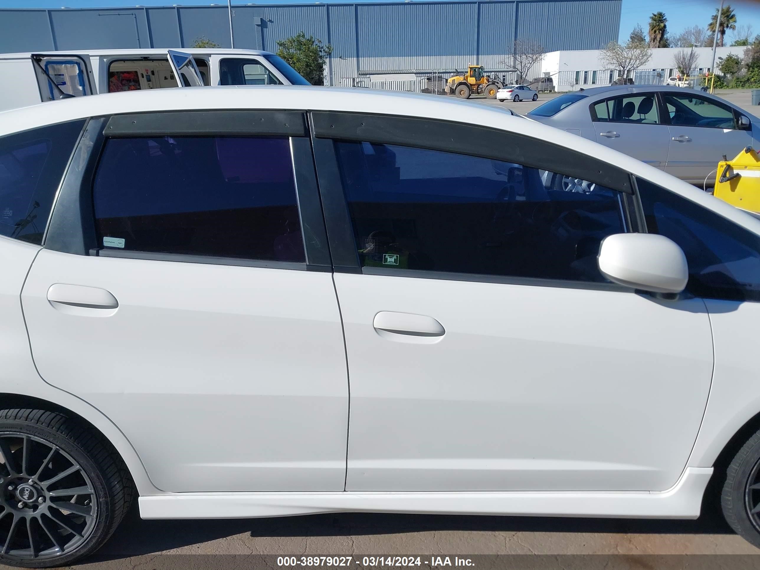 Photo 12 VIN: JHMGE884X9S045131 - HONDA FIT 