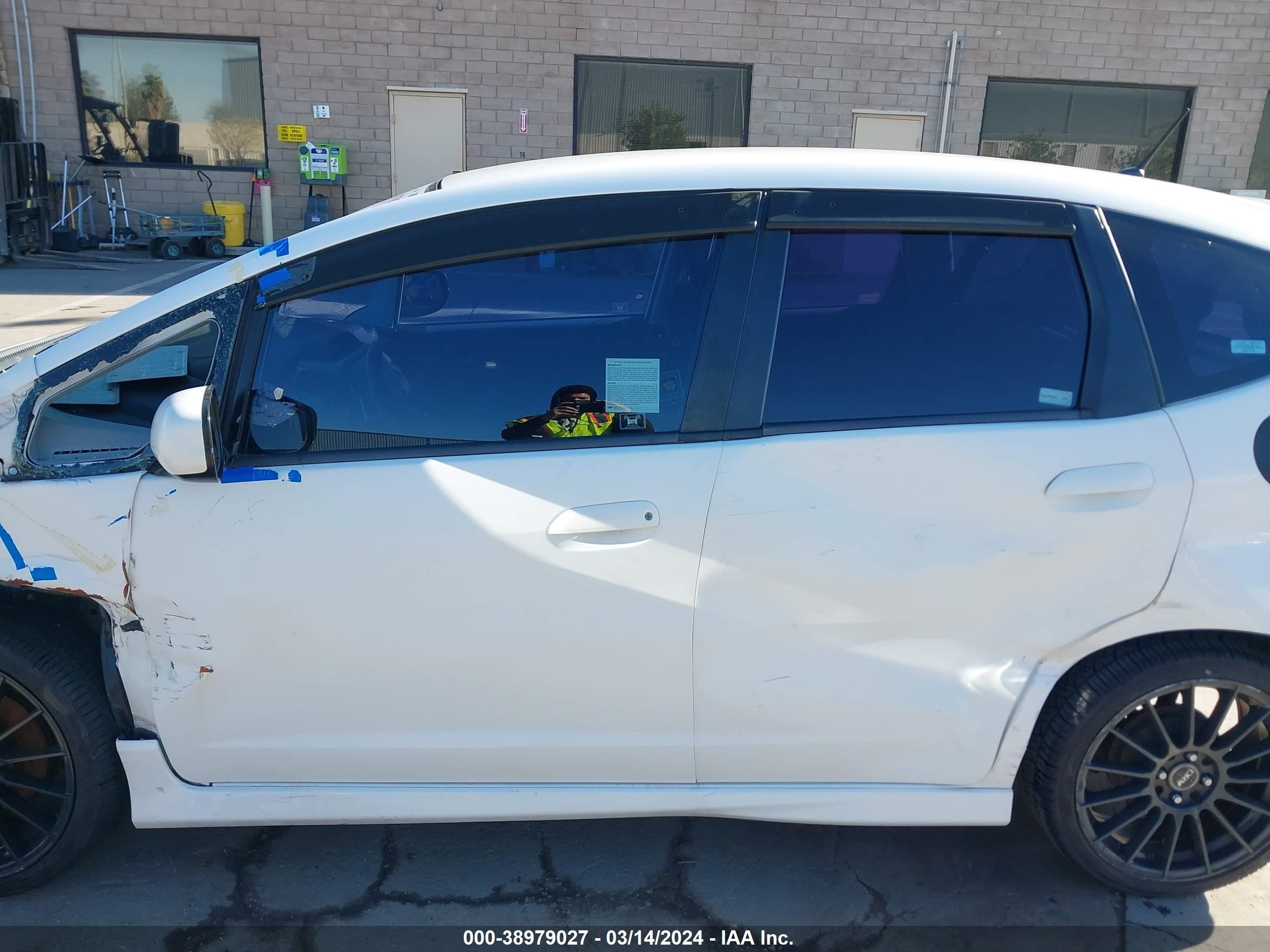 Photo 13 VIN: JHMGE884X9S045131 - HONDA FIT 