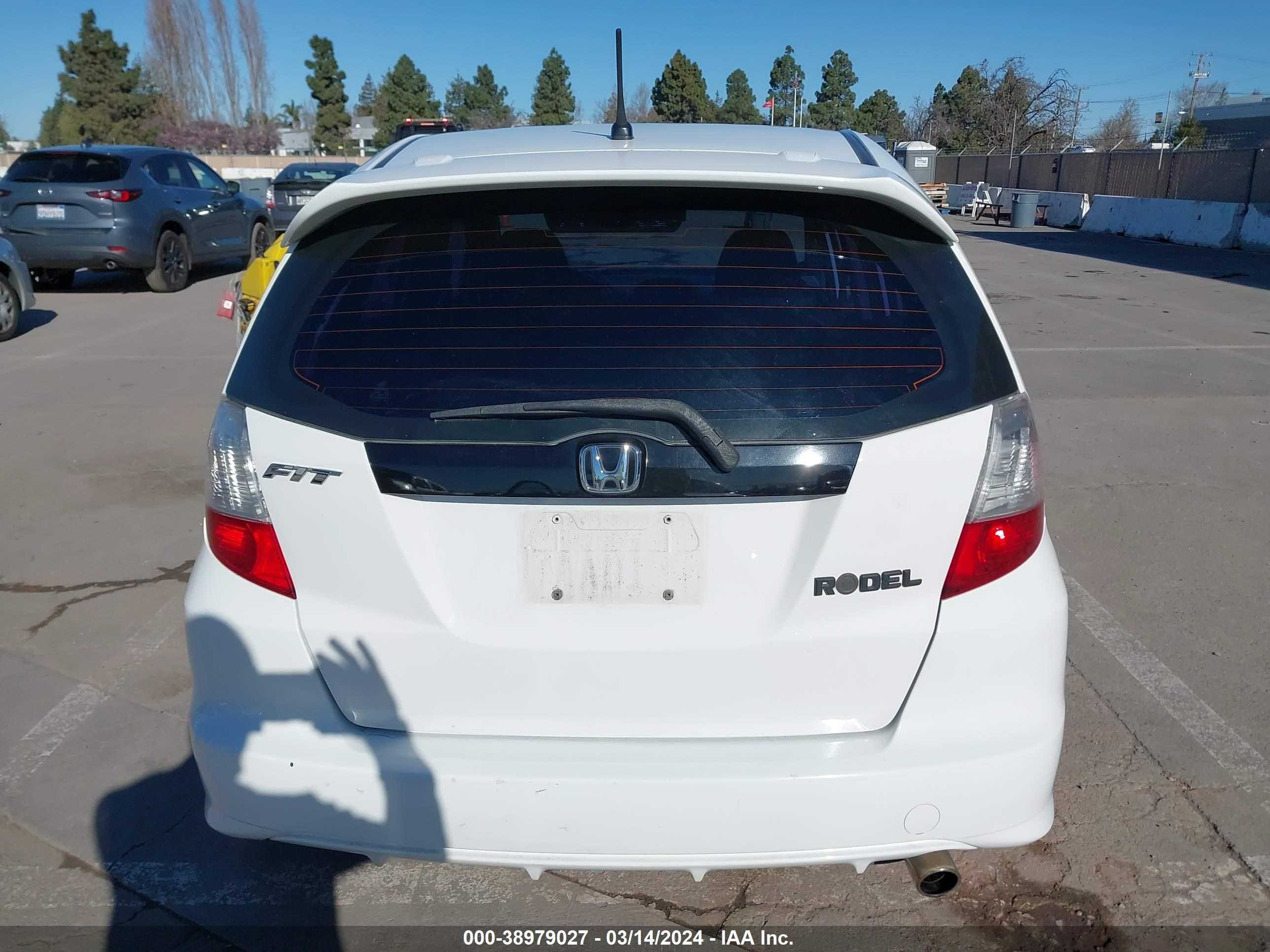 Photo 15 VIN: JHMGE884X9S045131 - HONDA FIT 