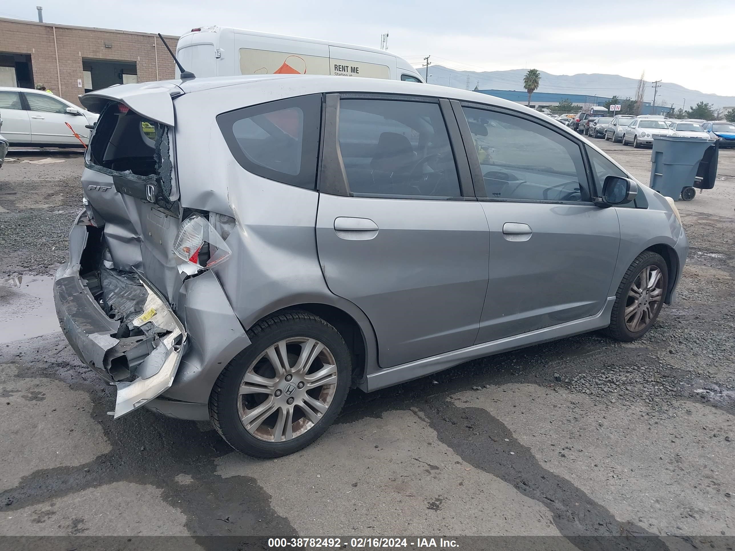 Photo 3 VIN: JHMGE88649S065523 - HONDA FIT 