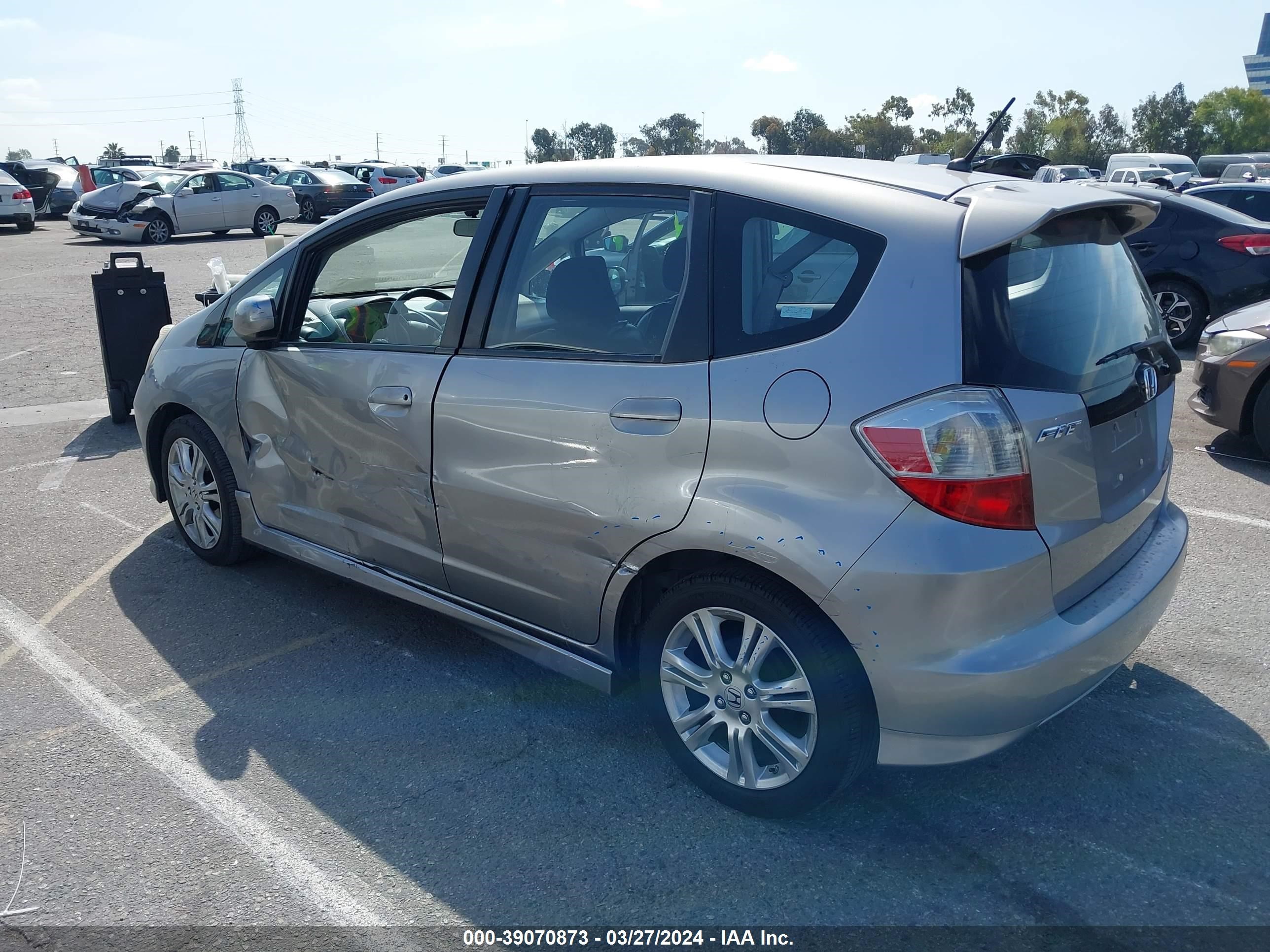 Photo 2 VIN: JHMGE88659S032885 - HONDA FIT 