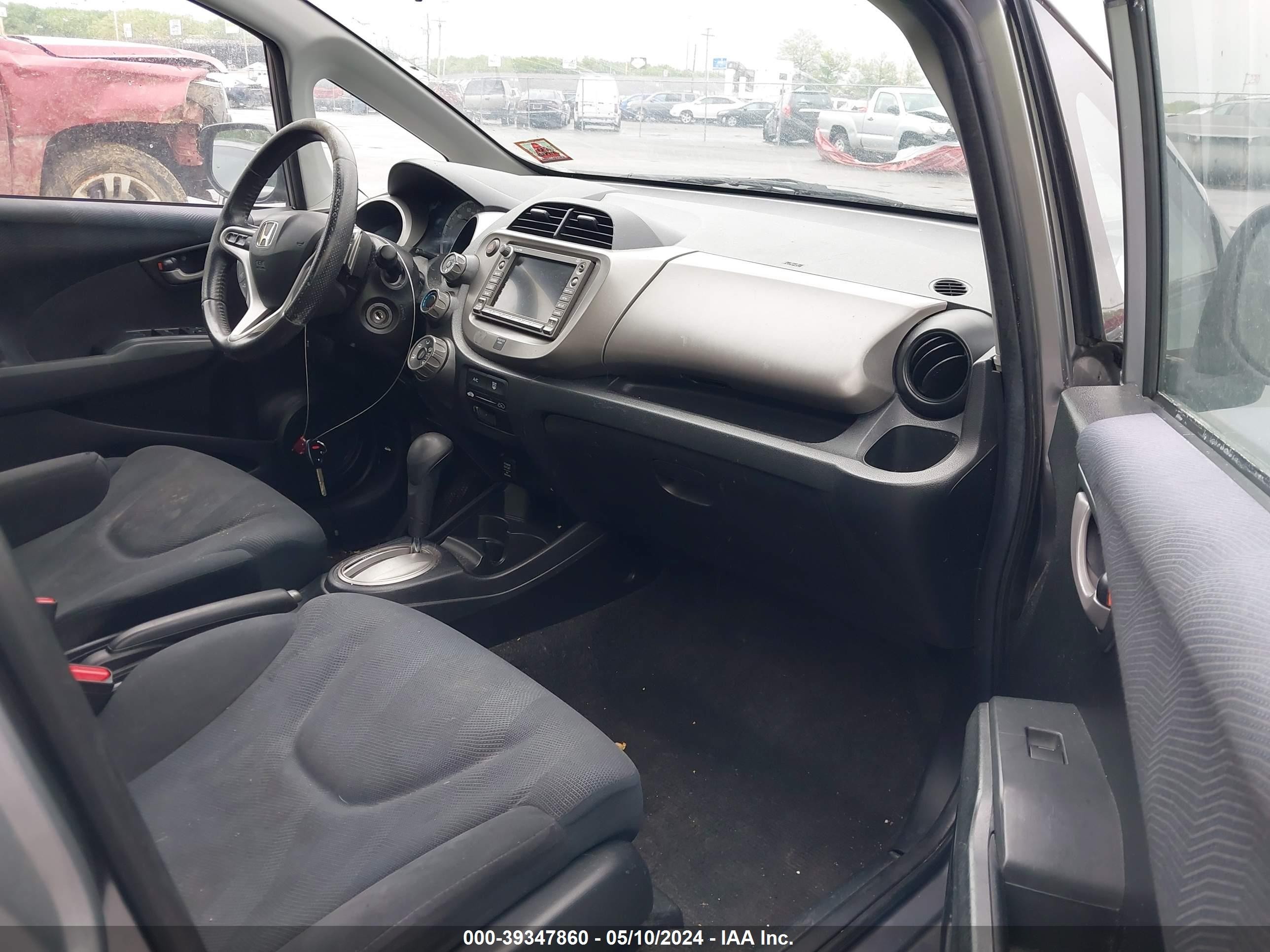 Photo 4 VIN: JHMGE88699S006497 - HONDA FIT 