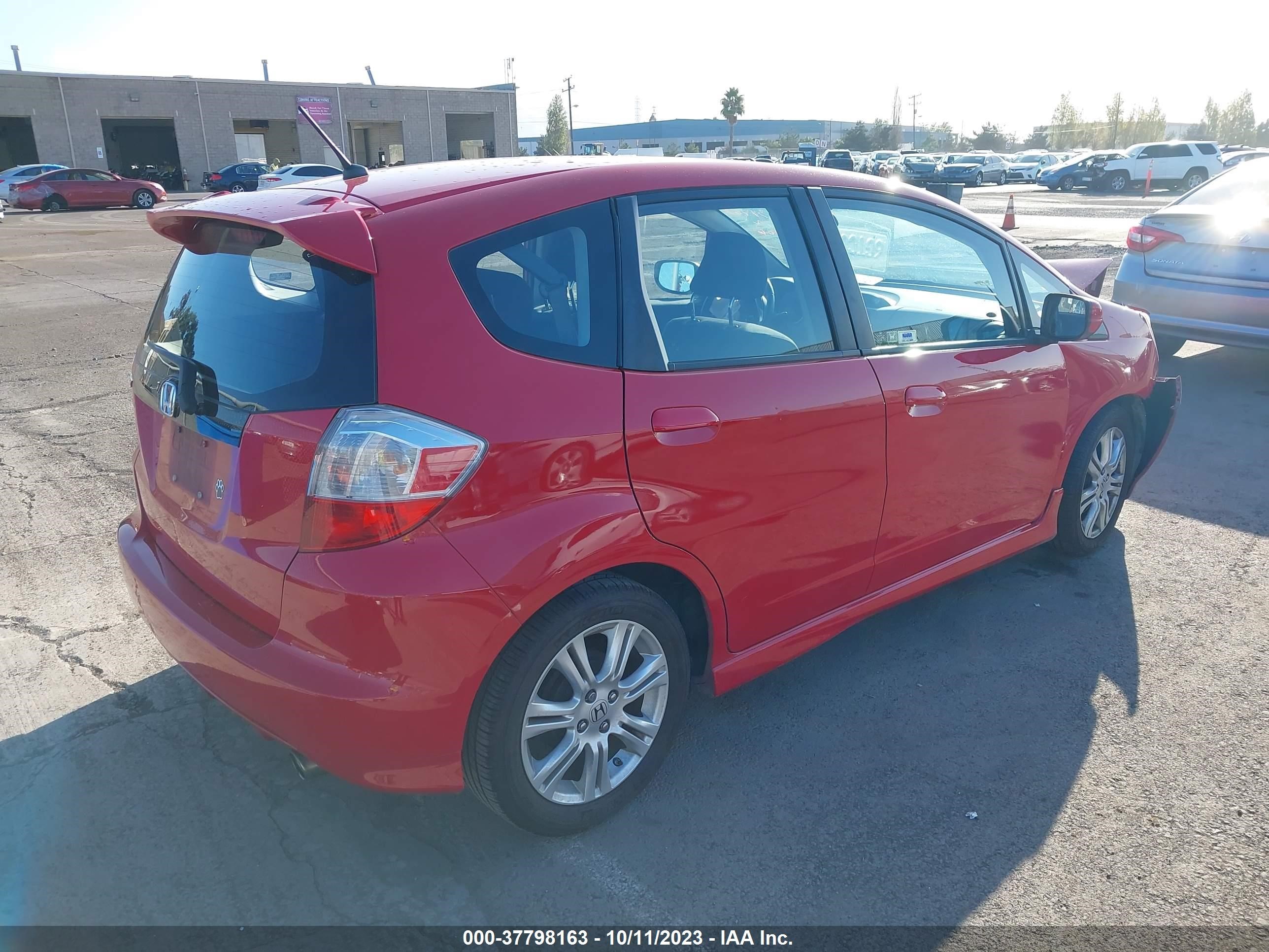 Photo 3 VIN: JHMGE88699S033750 - HONDA FIT 