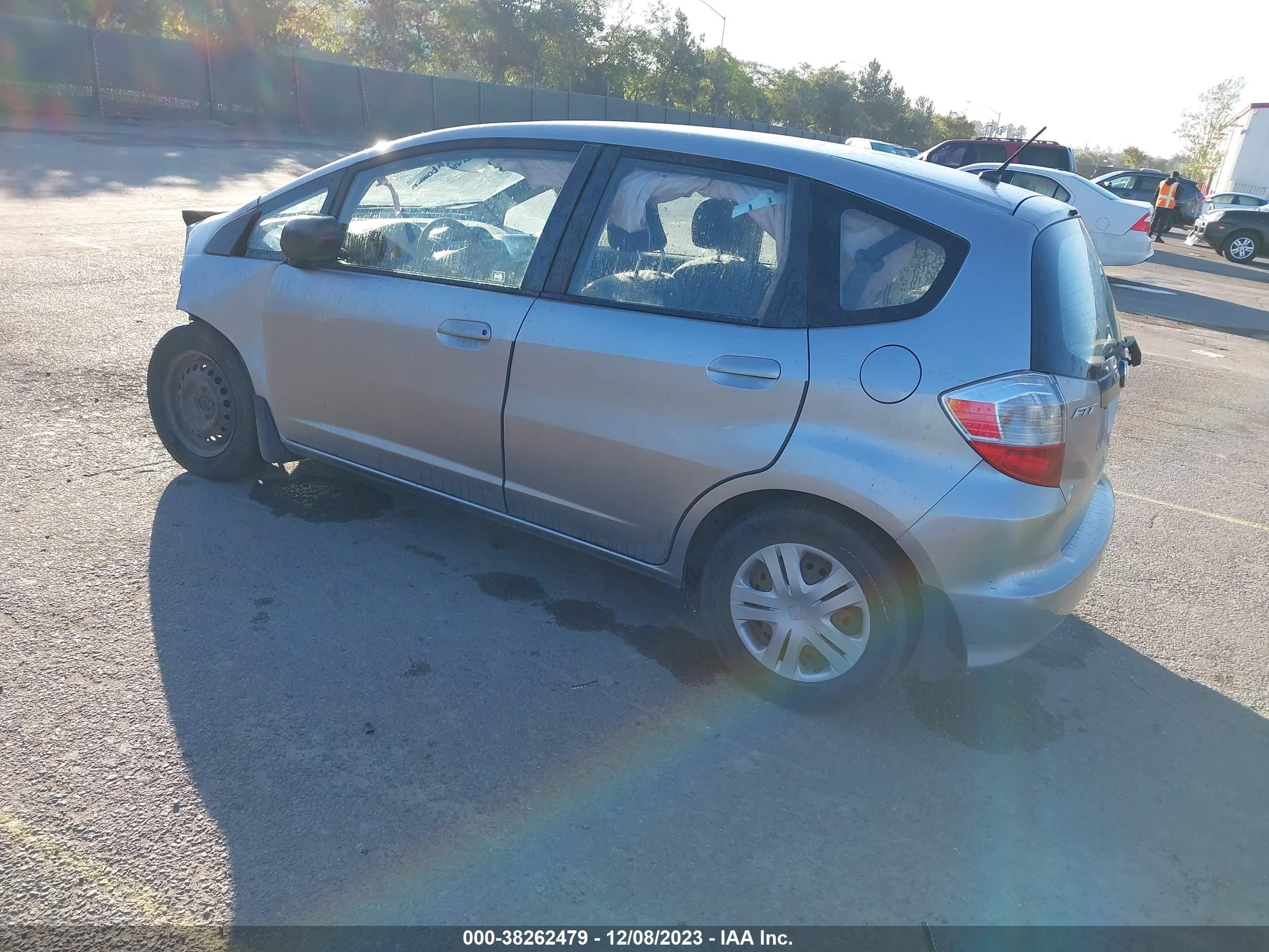 Photo 2 VIN: JHMGE8G27AS017386 - HONDA FIT 