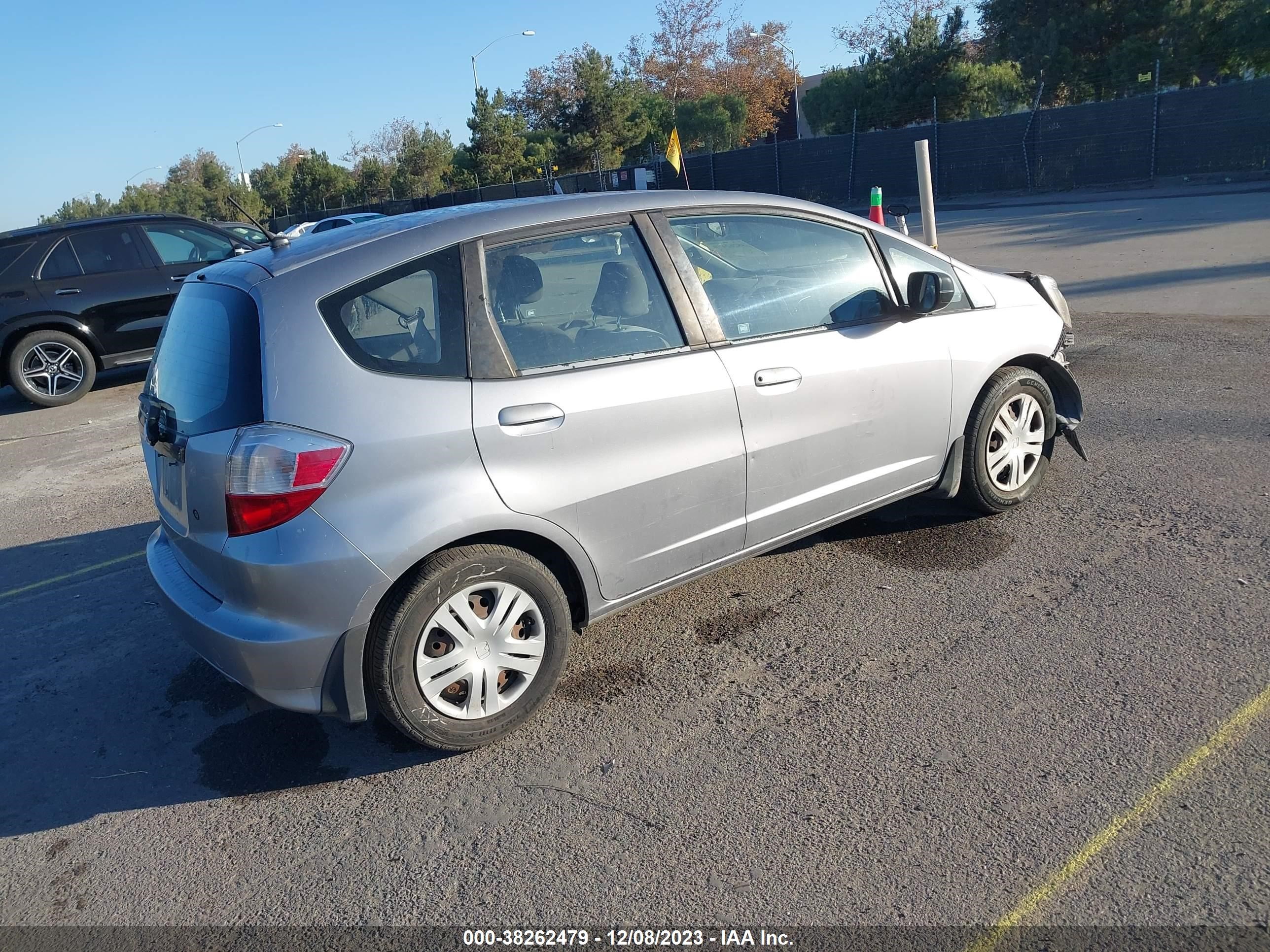 Photo 3 VIN: JHMGE8G27AS017386 - HONDA FIT 